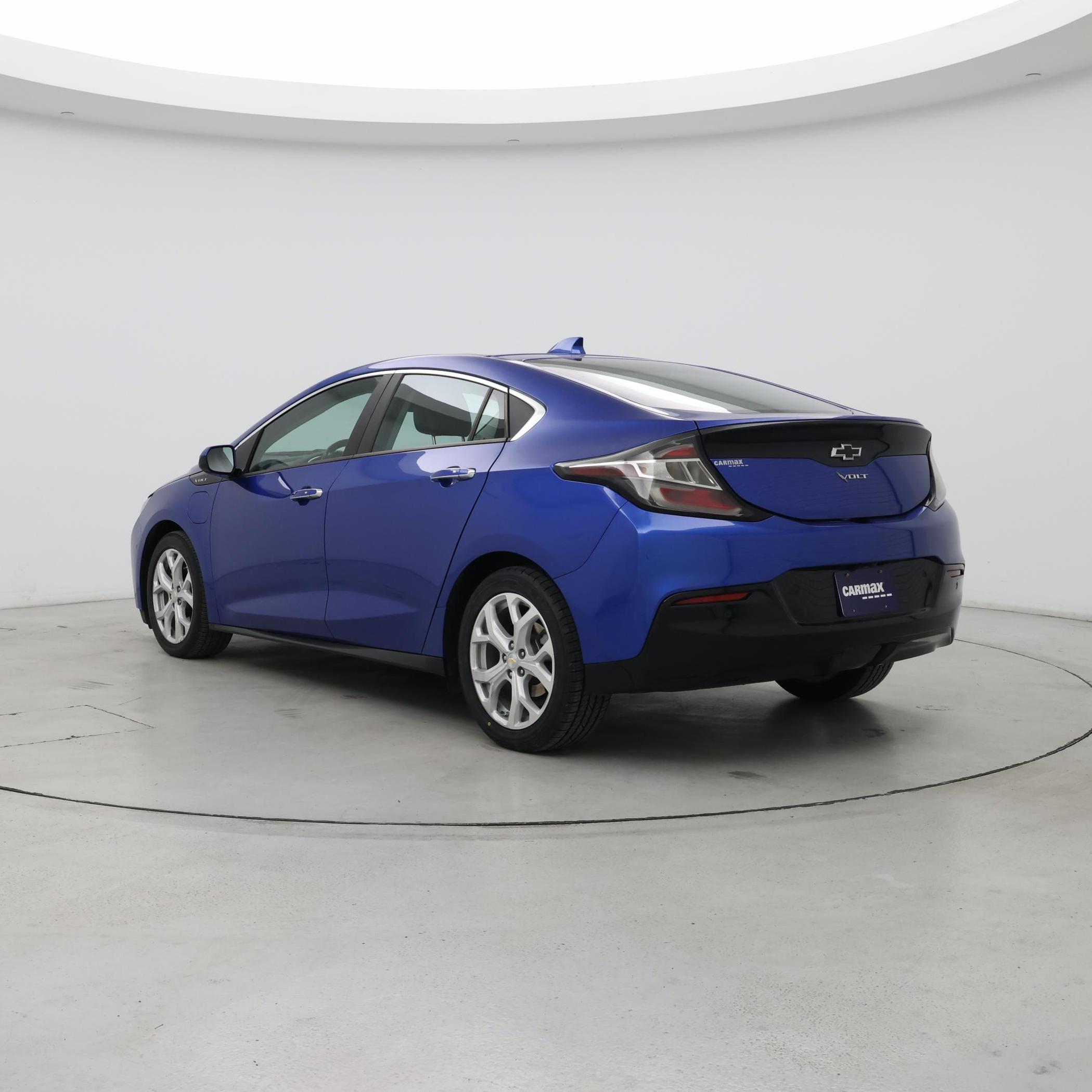 Thumbnail: 2017 Chevrolet Volt - 2