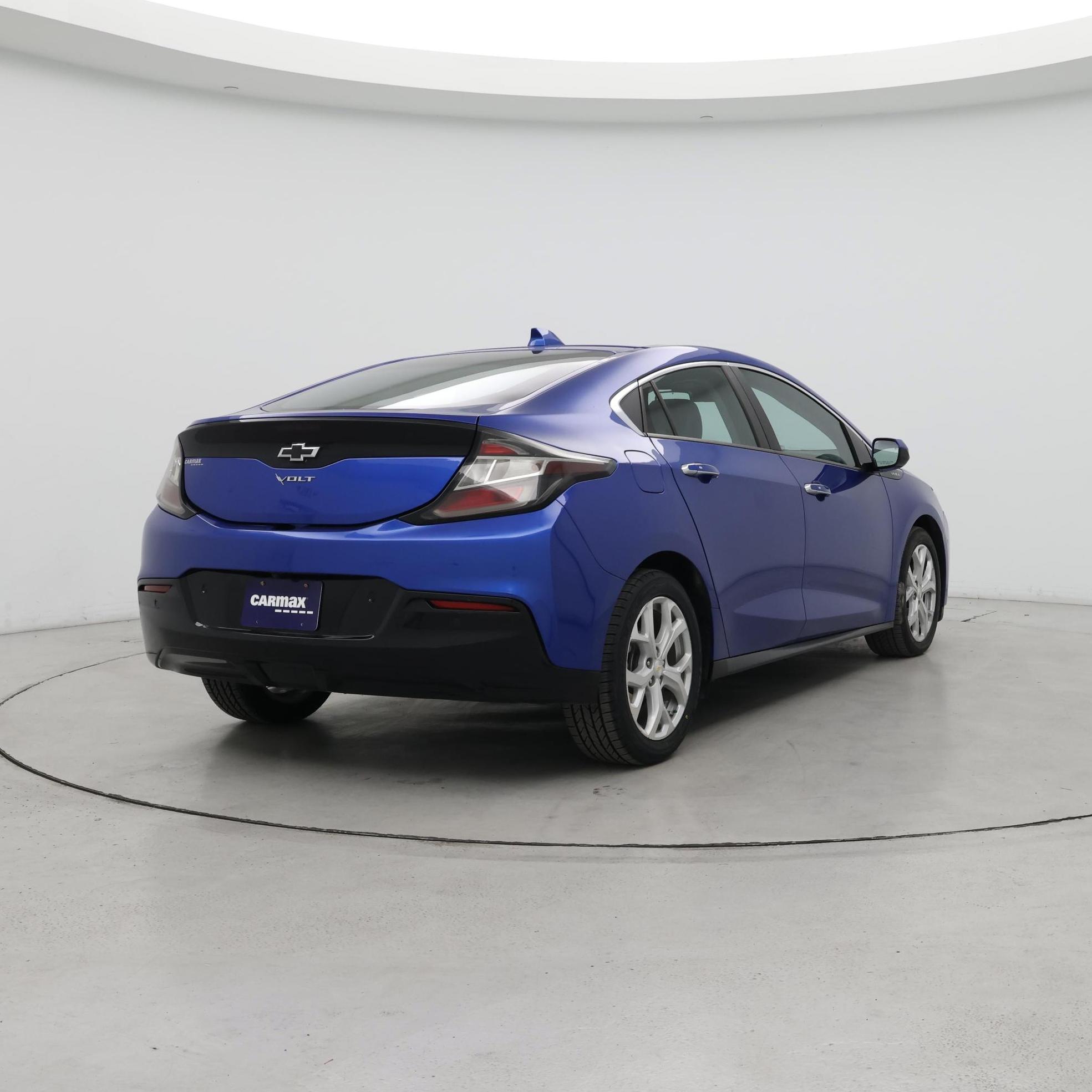 Thumbnail: 2017 Chevrolet Volt - 8