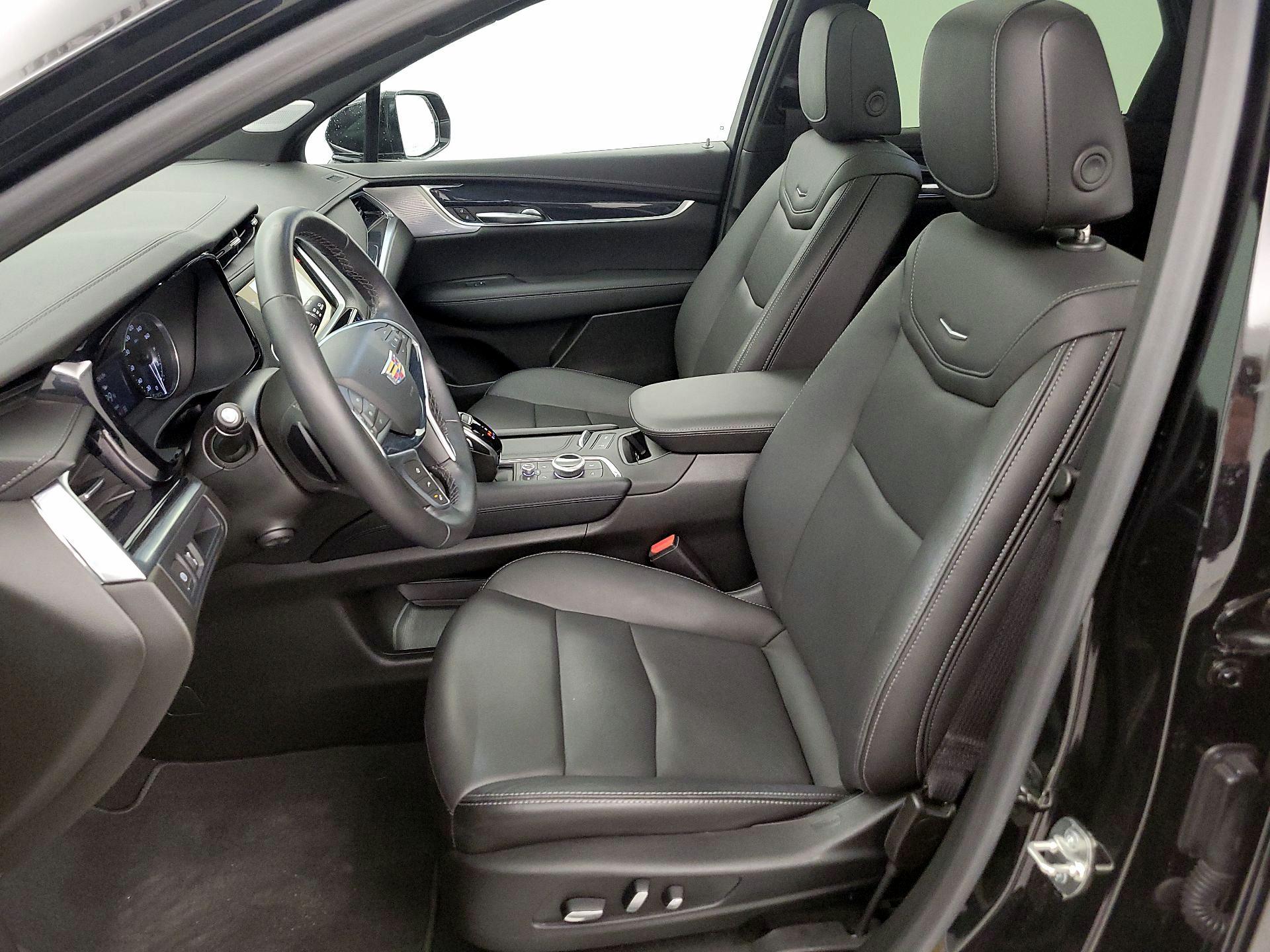 Thumbnail: 2024 Cadillac XT5 - 11