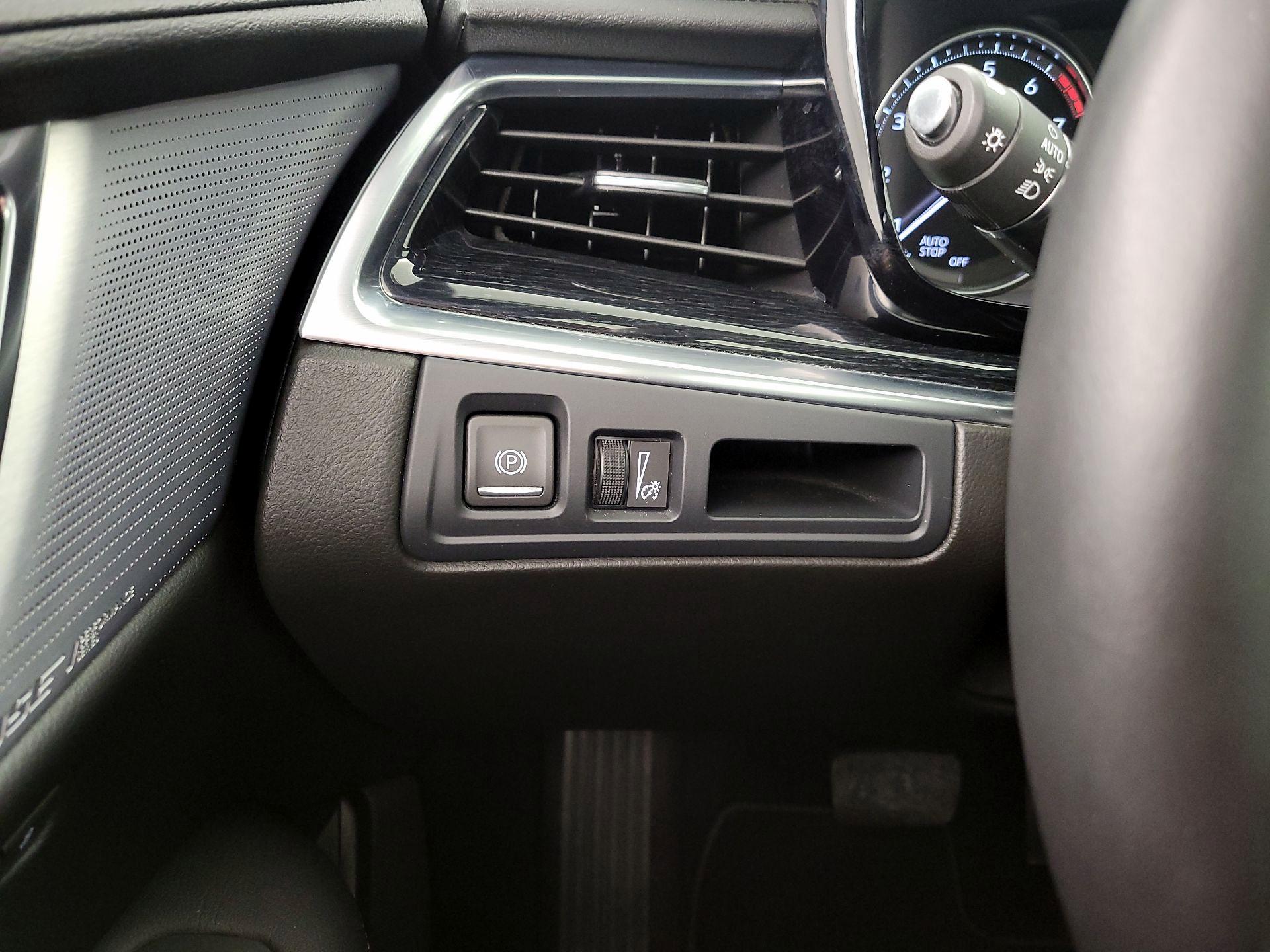 Thumbnail: 2024 Cadillac XT5 - 13