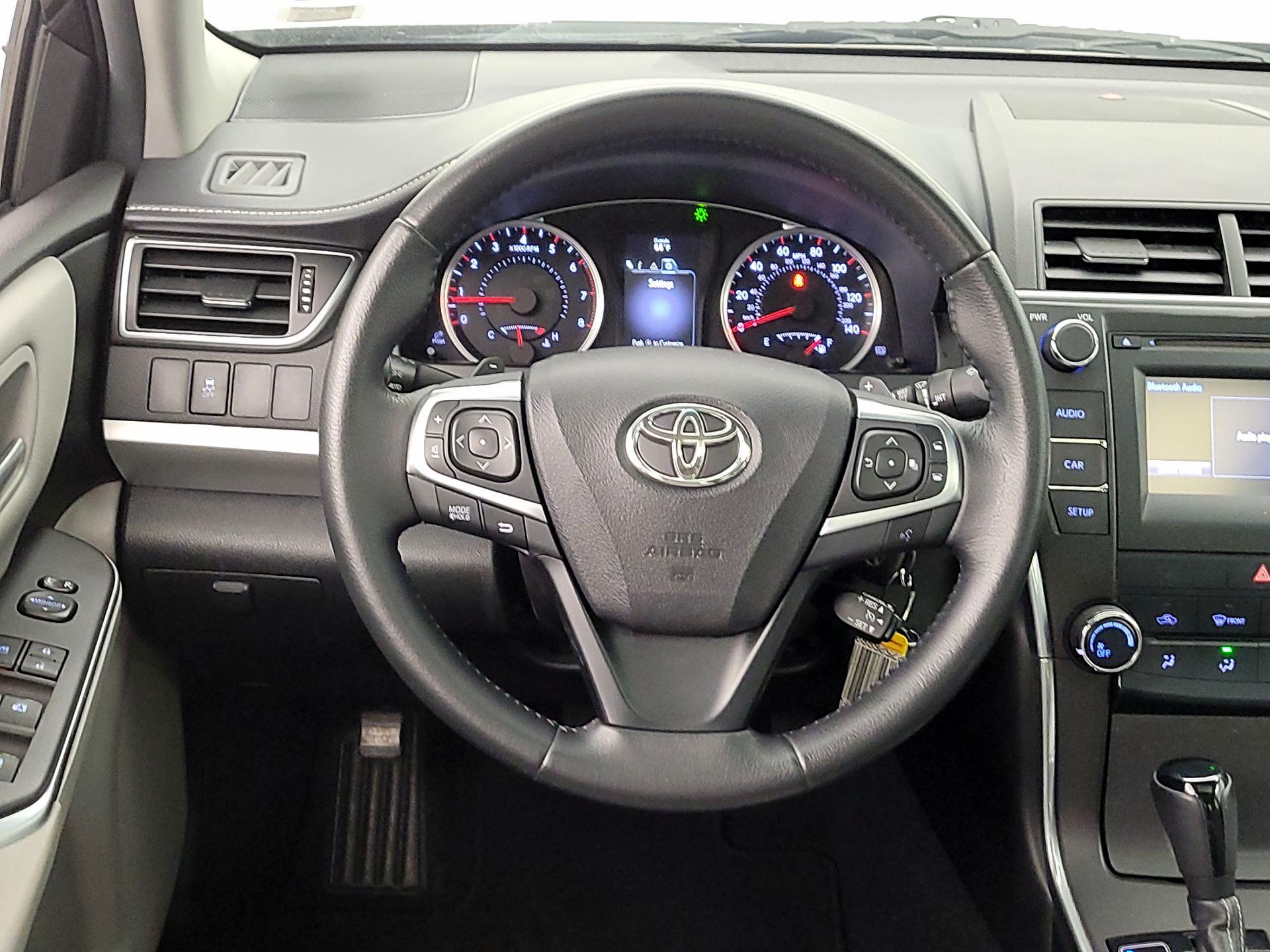 Thumbnail: 2015 Toyota Camry - 10