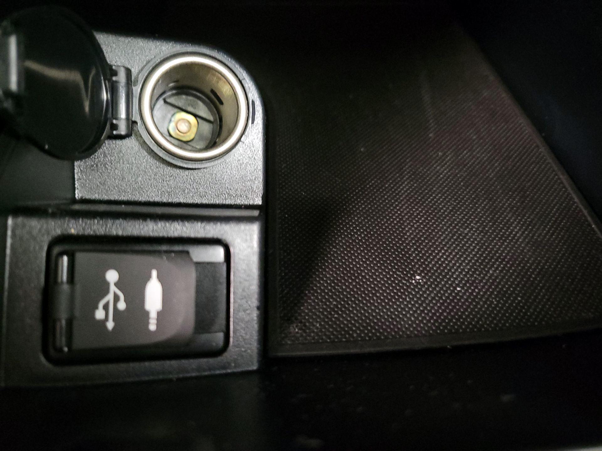 Thumbnail: 2015 Toyota Camry - 18