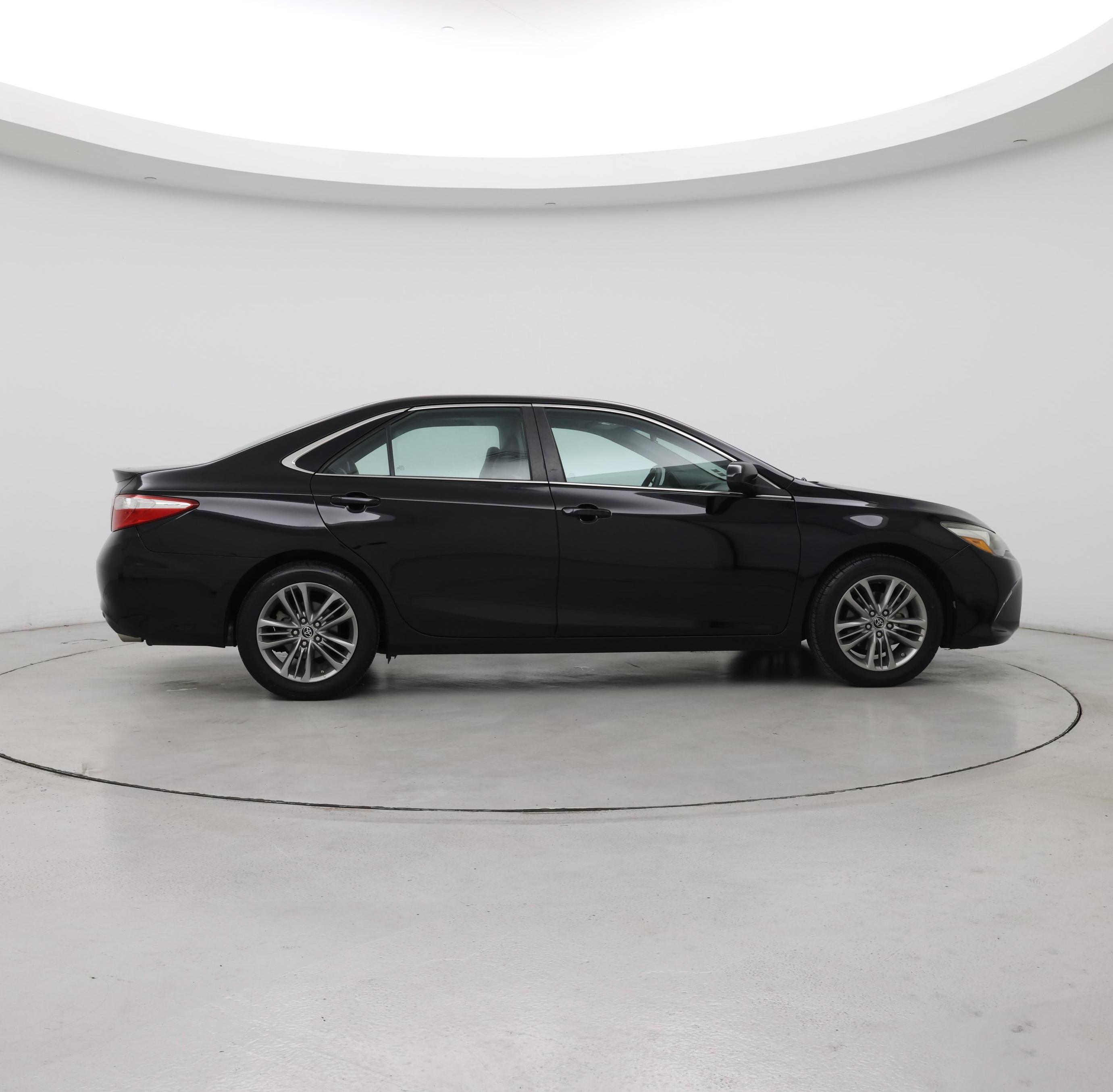 Thumbnail: 2015 Toyota Camry - 7