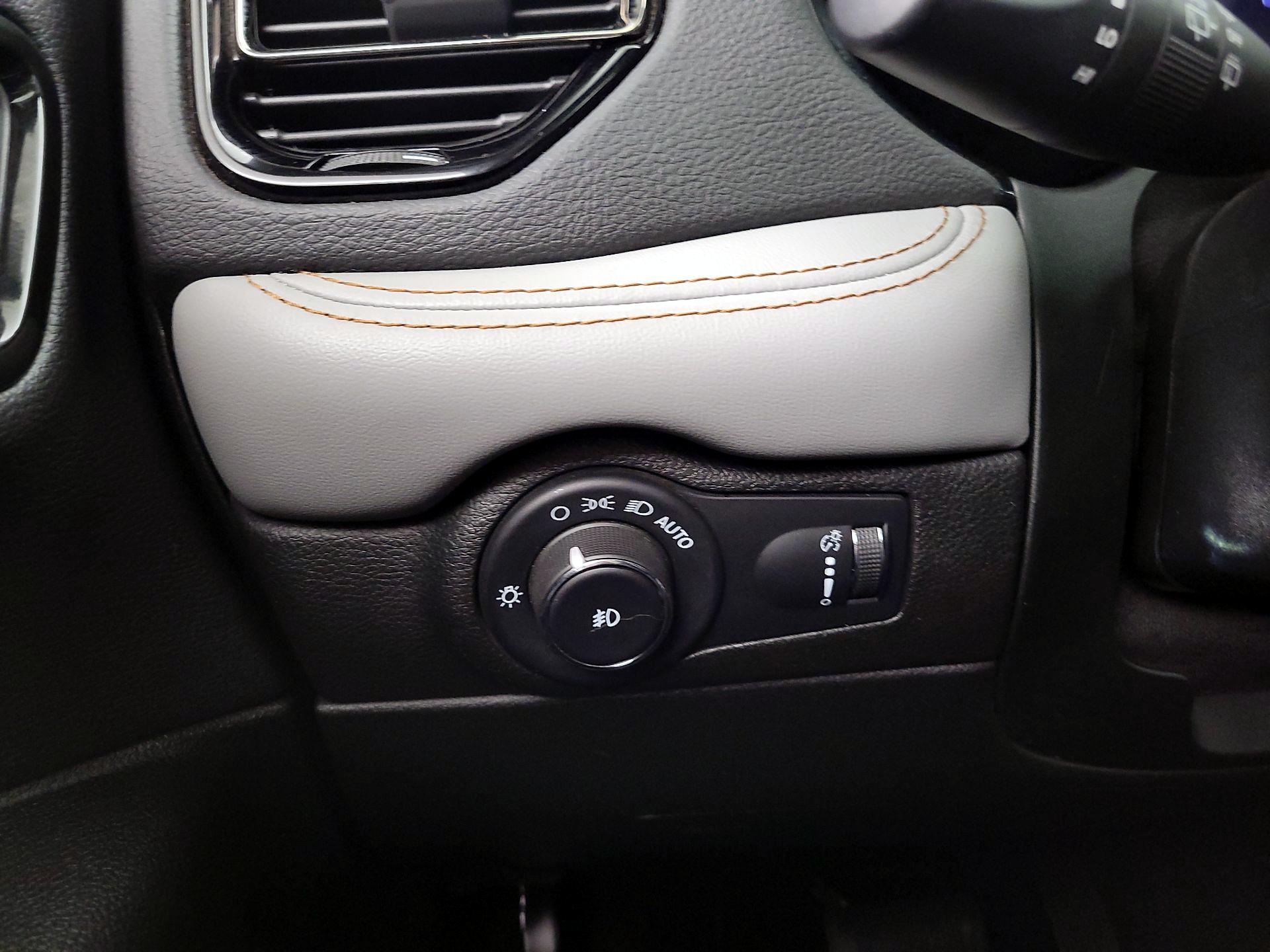 Thumbnail: 2021 Dodge Durango - 13