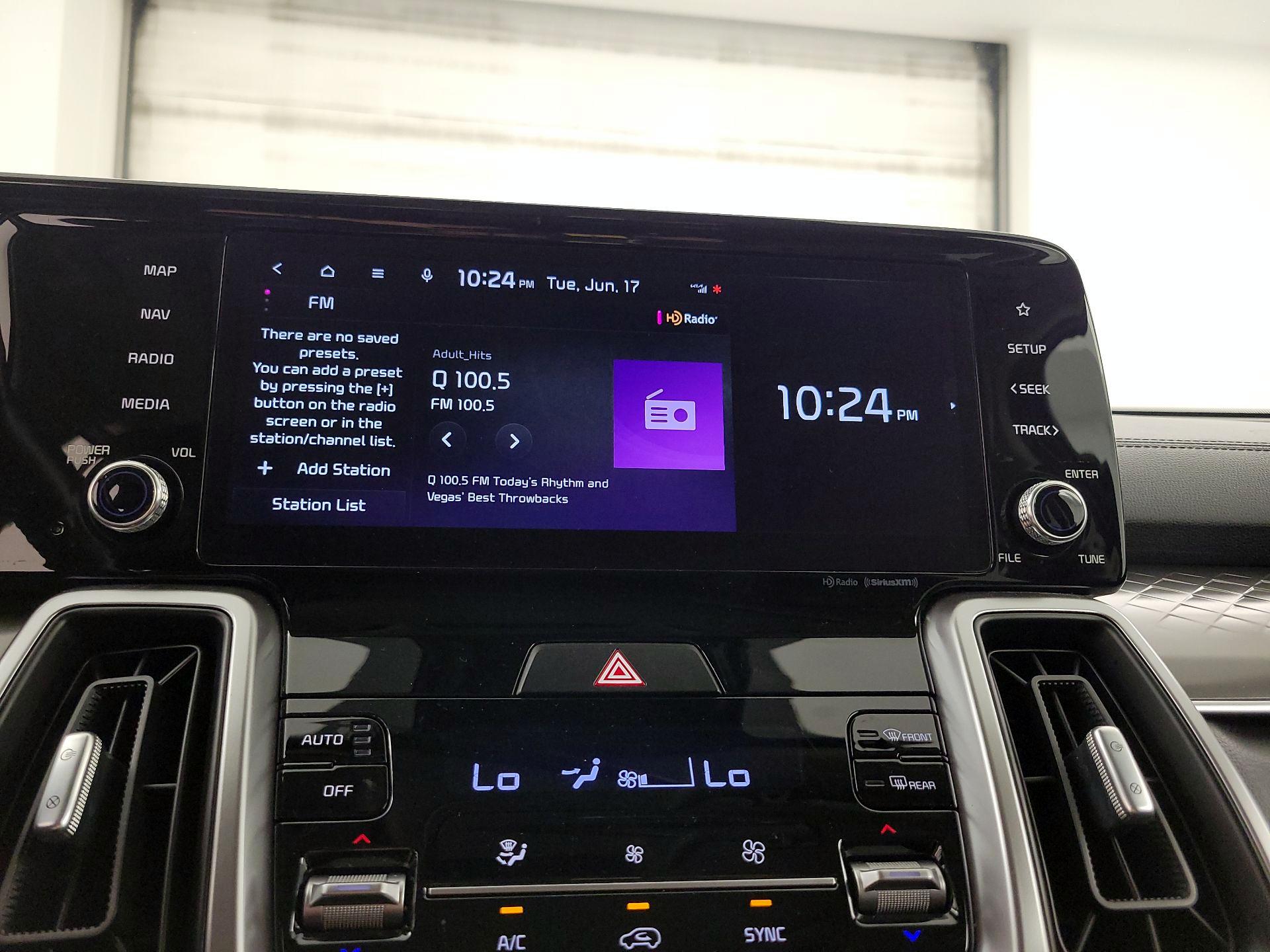 Thumbnail: 2022 Kia Sorento - 16