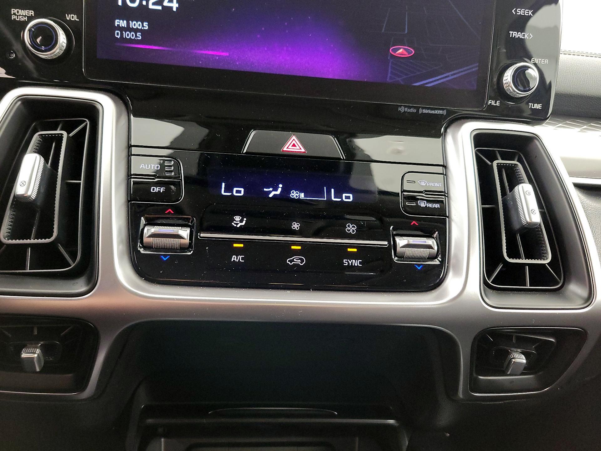 Thumbnail: 2022 Kia Sorento - 17