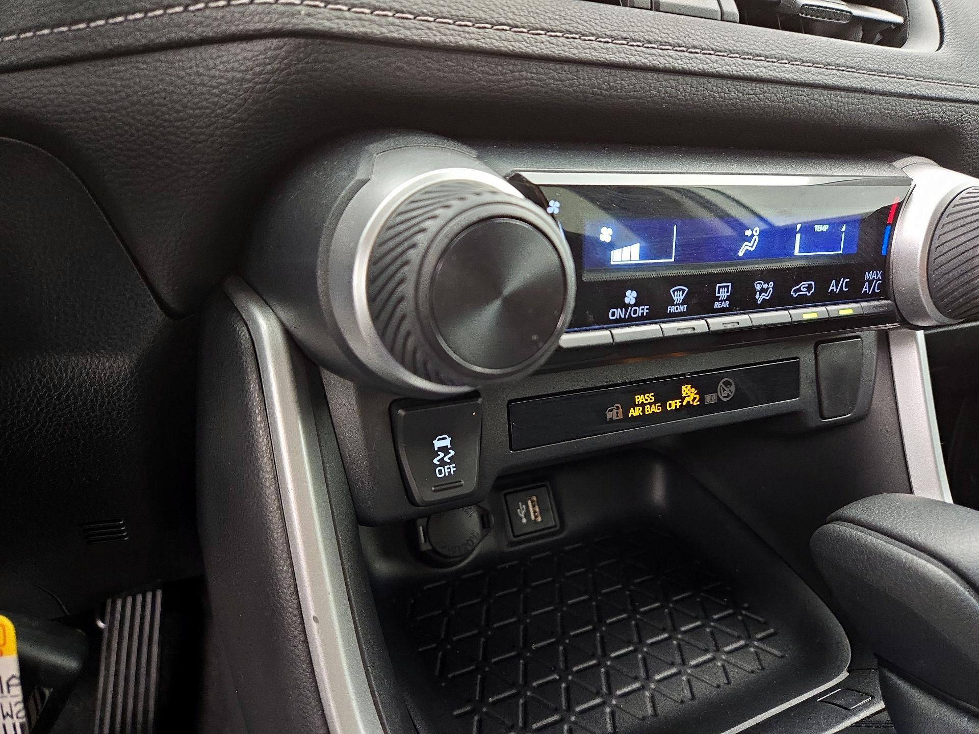 Thumbnail: 2023 Toyota RAV4 - 16