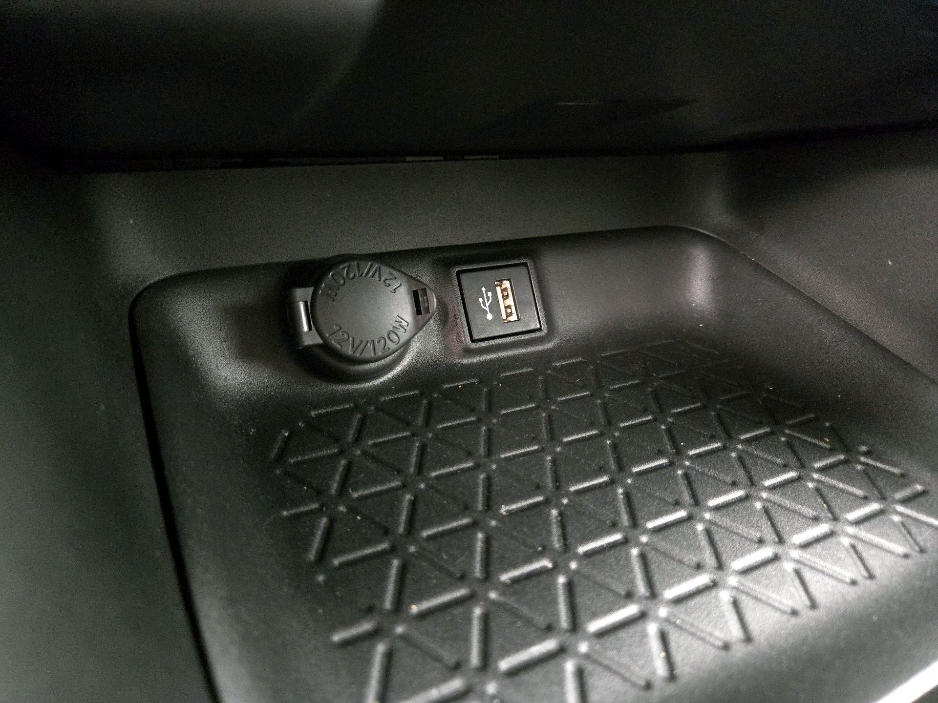 Thumbnail: 2023 Toyota RAV4 - 18