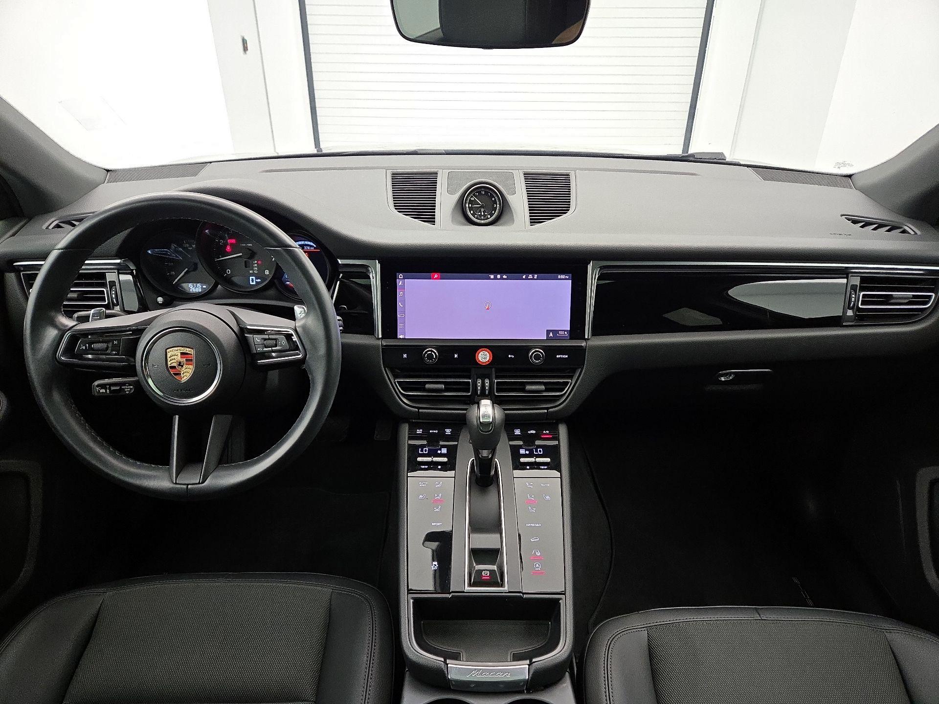 Thumbnail: 2023 Porsche Macan - 9
