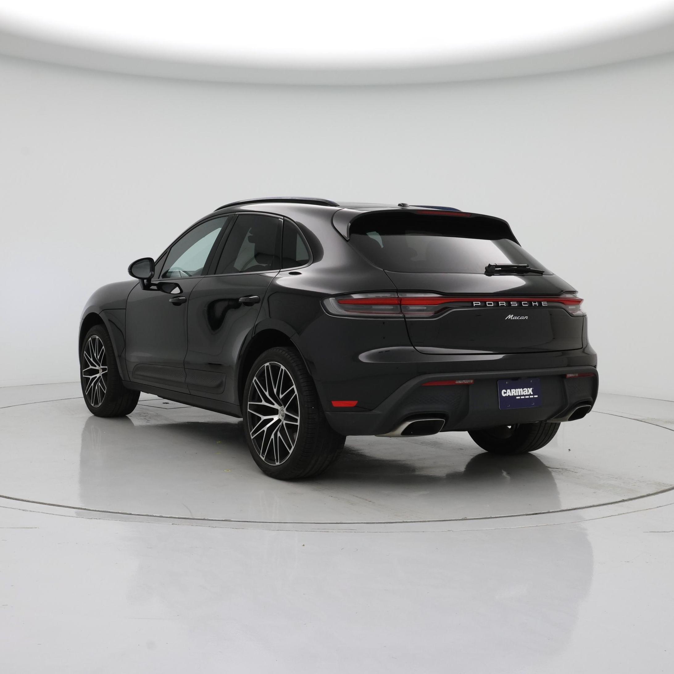 Thumbnail: 2023 Porsche Macan - 2