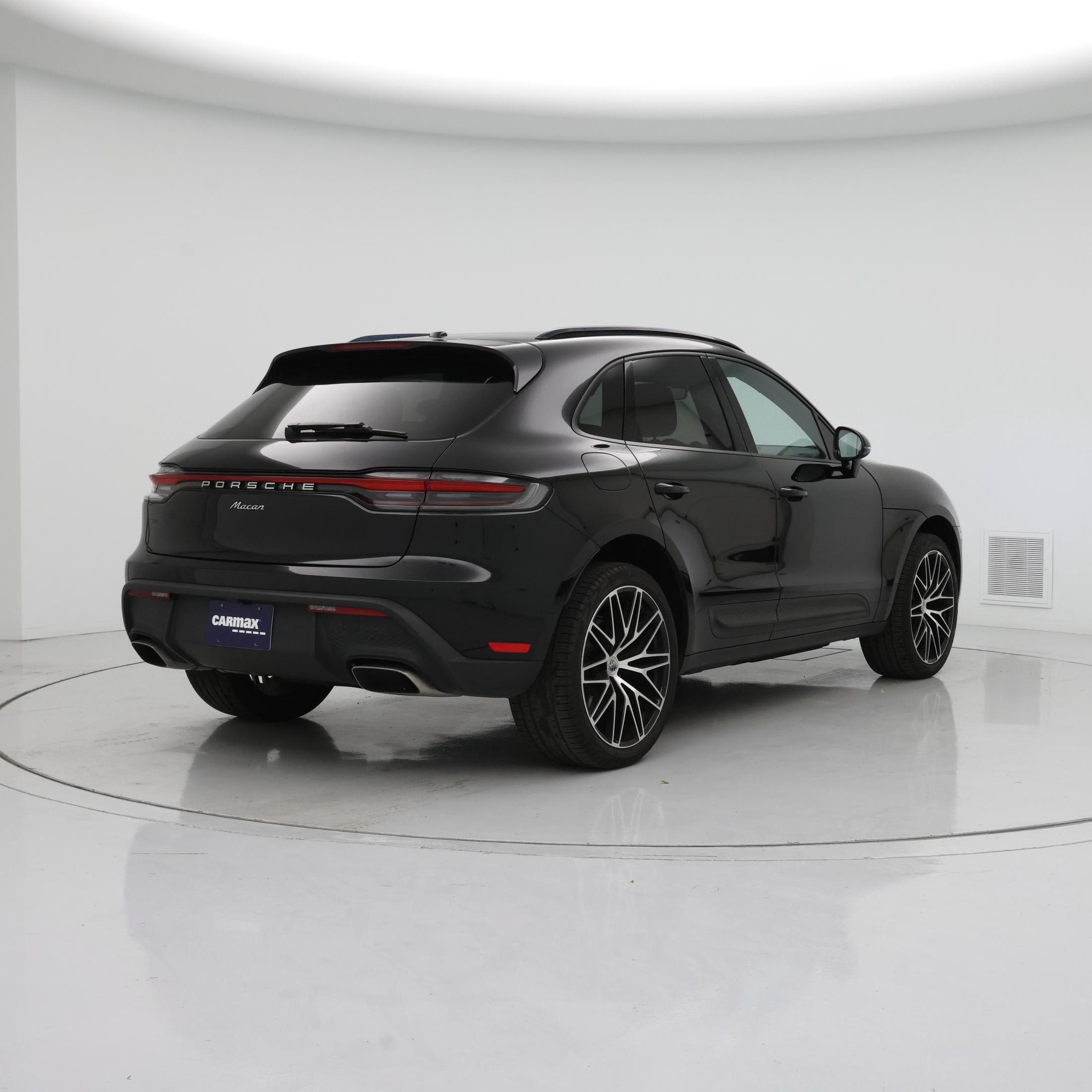 Thumbnail: 2023 Porsche Macan - 8