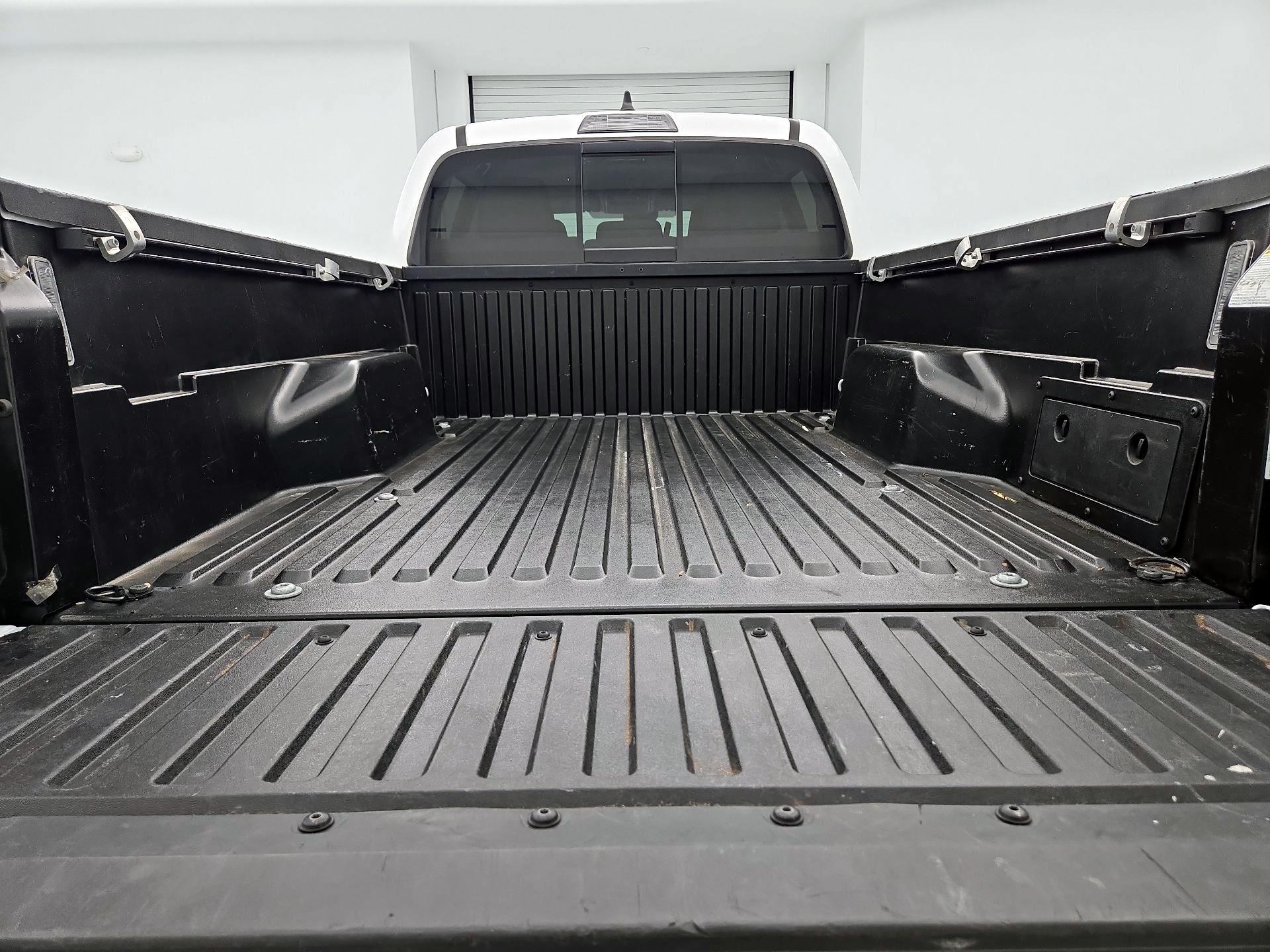 Thumbnail: 2023 Toyota Tacoma - 20