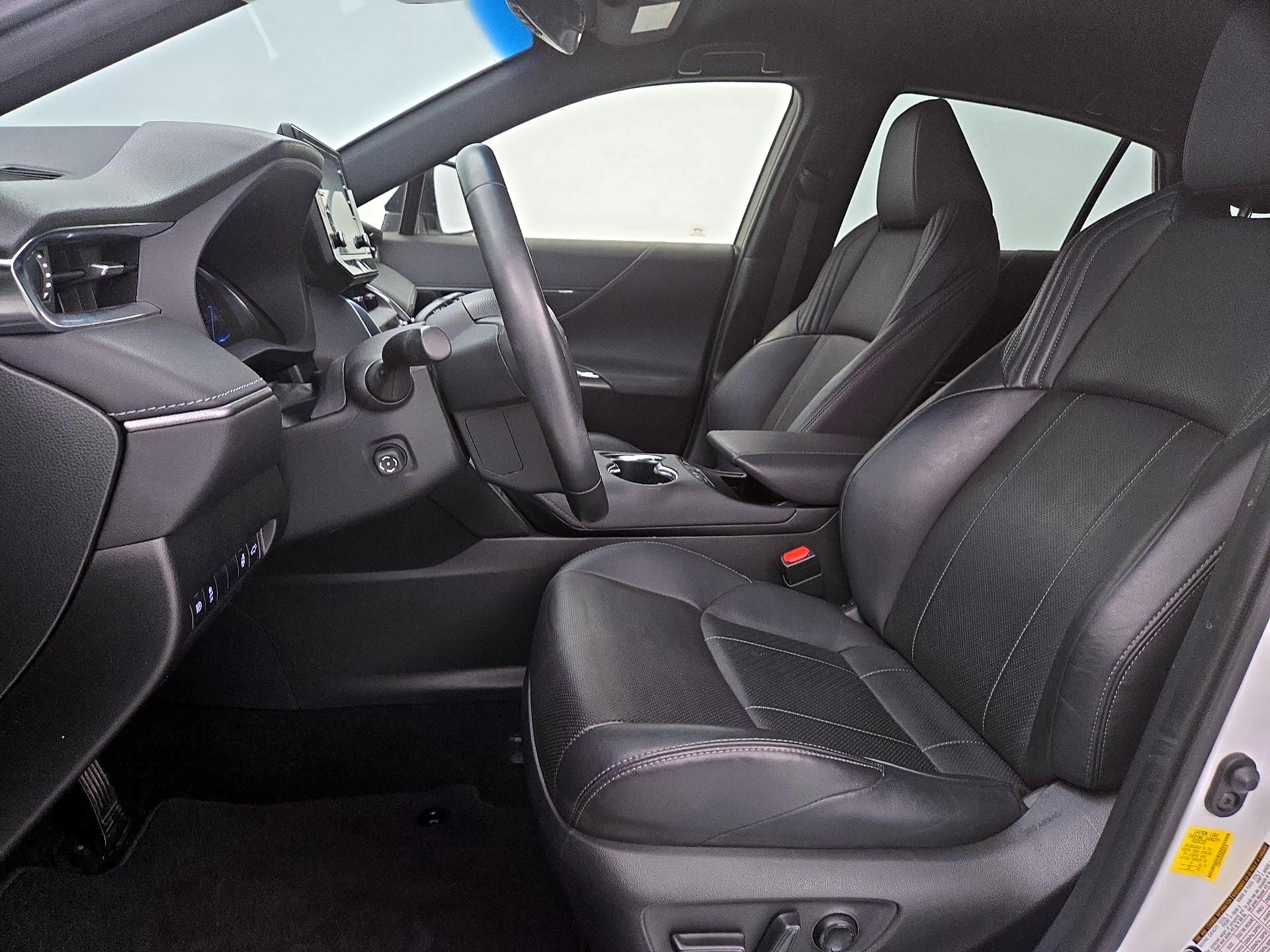 Thumbnail: 2021 Toyota Venza - 11