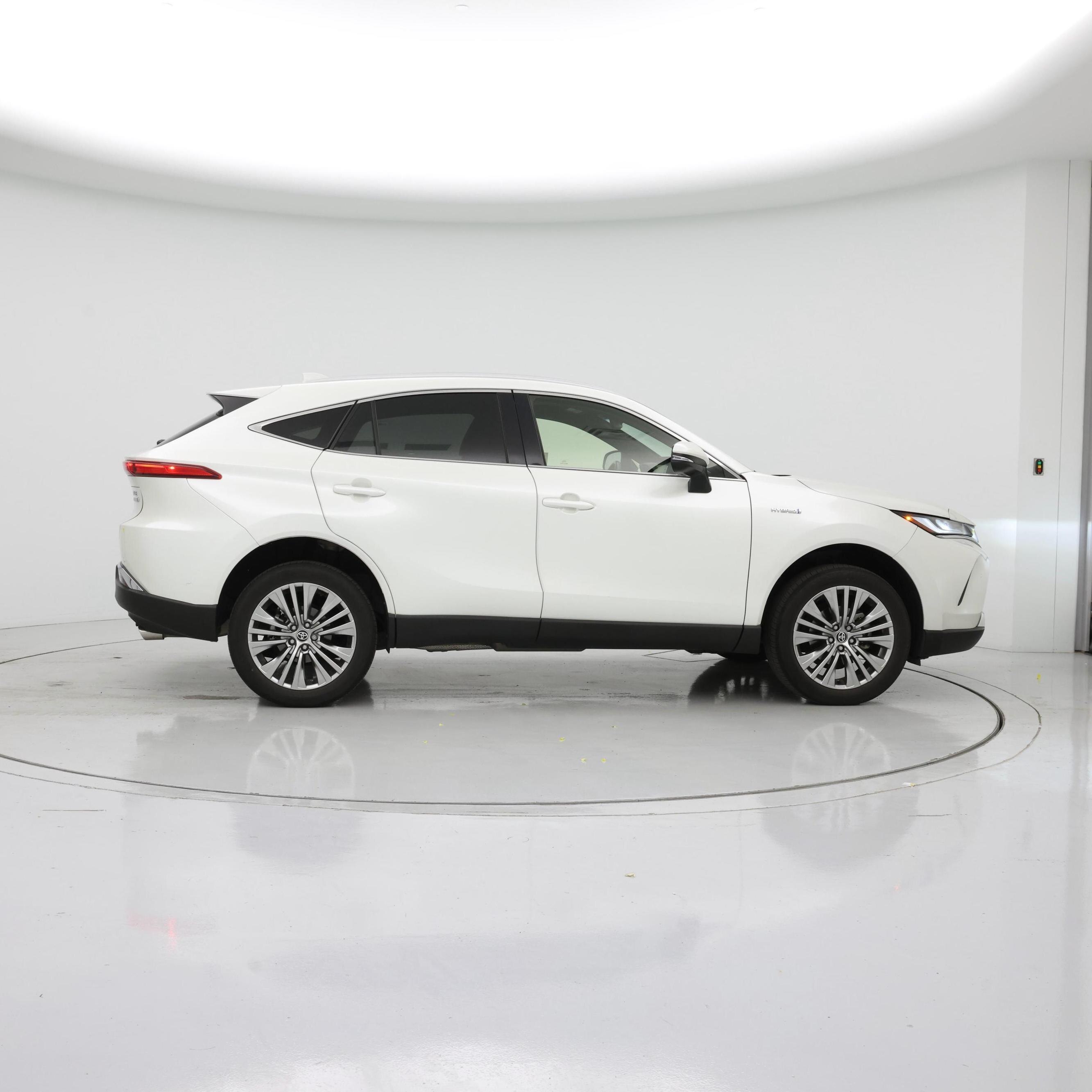 Thumbnail: 2021 Toyota Venza - 7