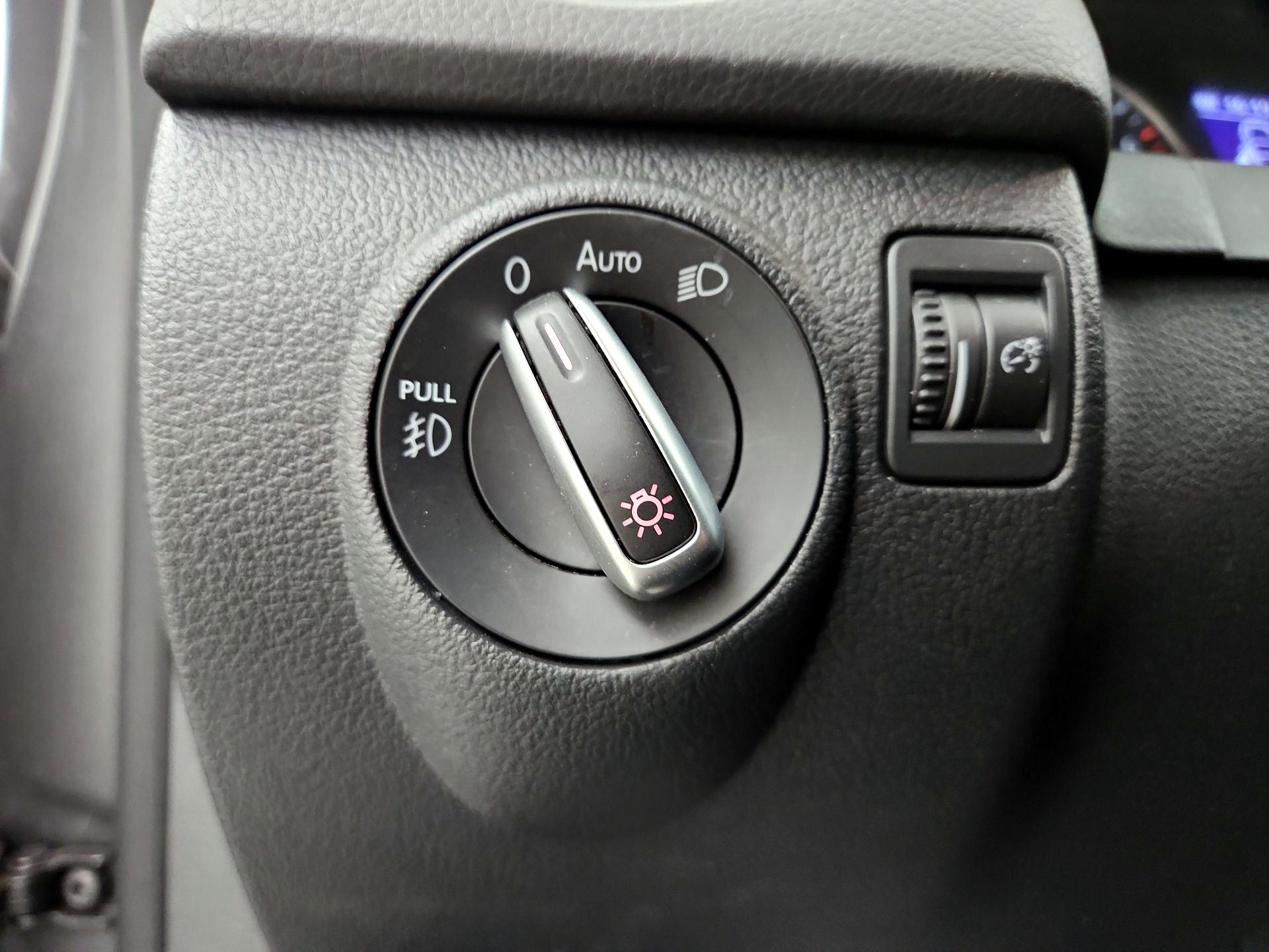 Thumbnail: 2016 Volkswagen Tiguan - 13