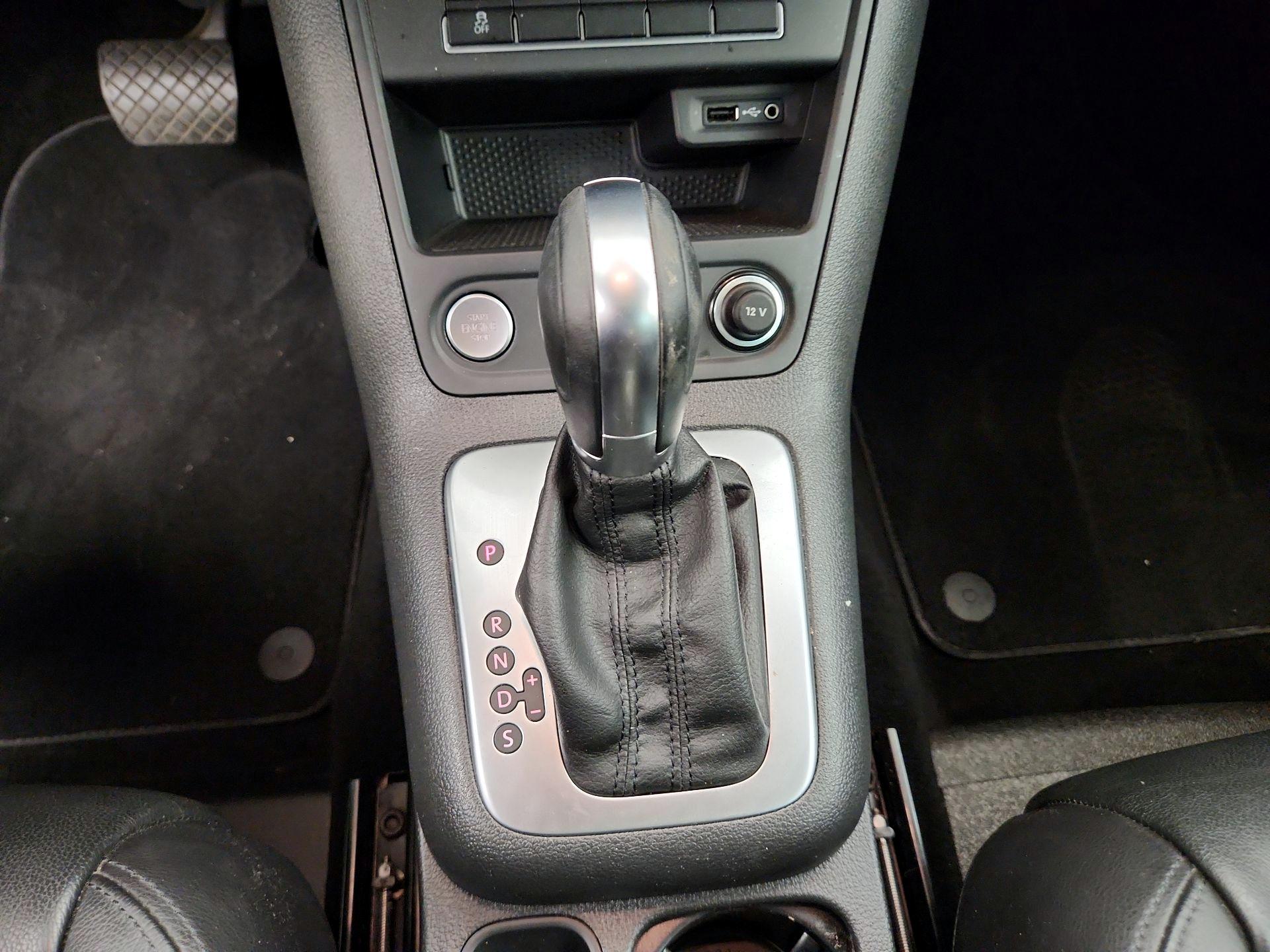 Thumbnail: 2016 Volkswagen Tiguan - 17