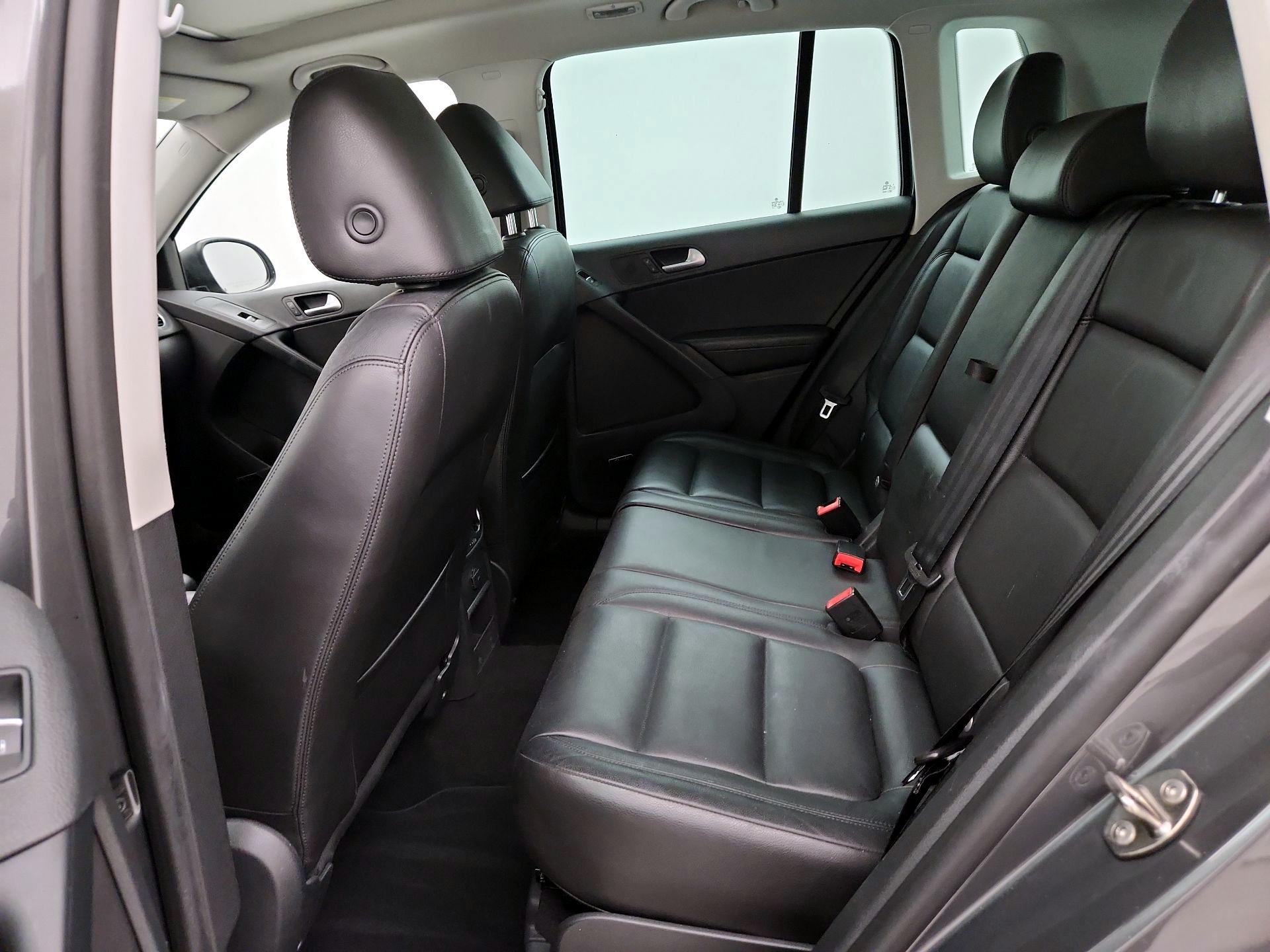 Thumbnail: 2016 Volkswagen Tiguan - 19