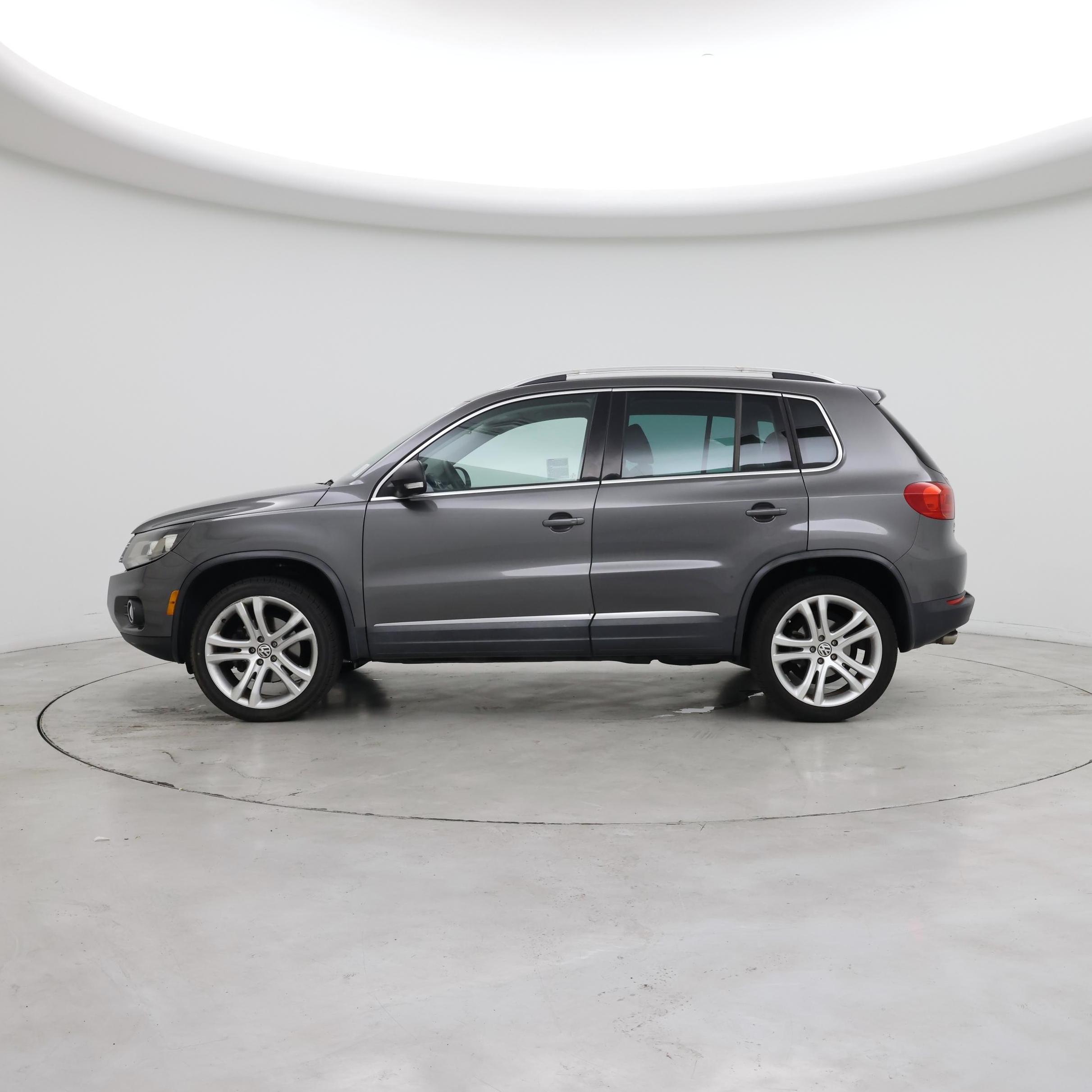 Thumbnail: 2016 Volkswagen Tiguan - 3