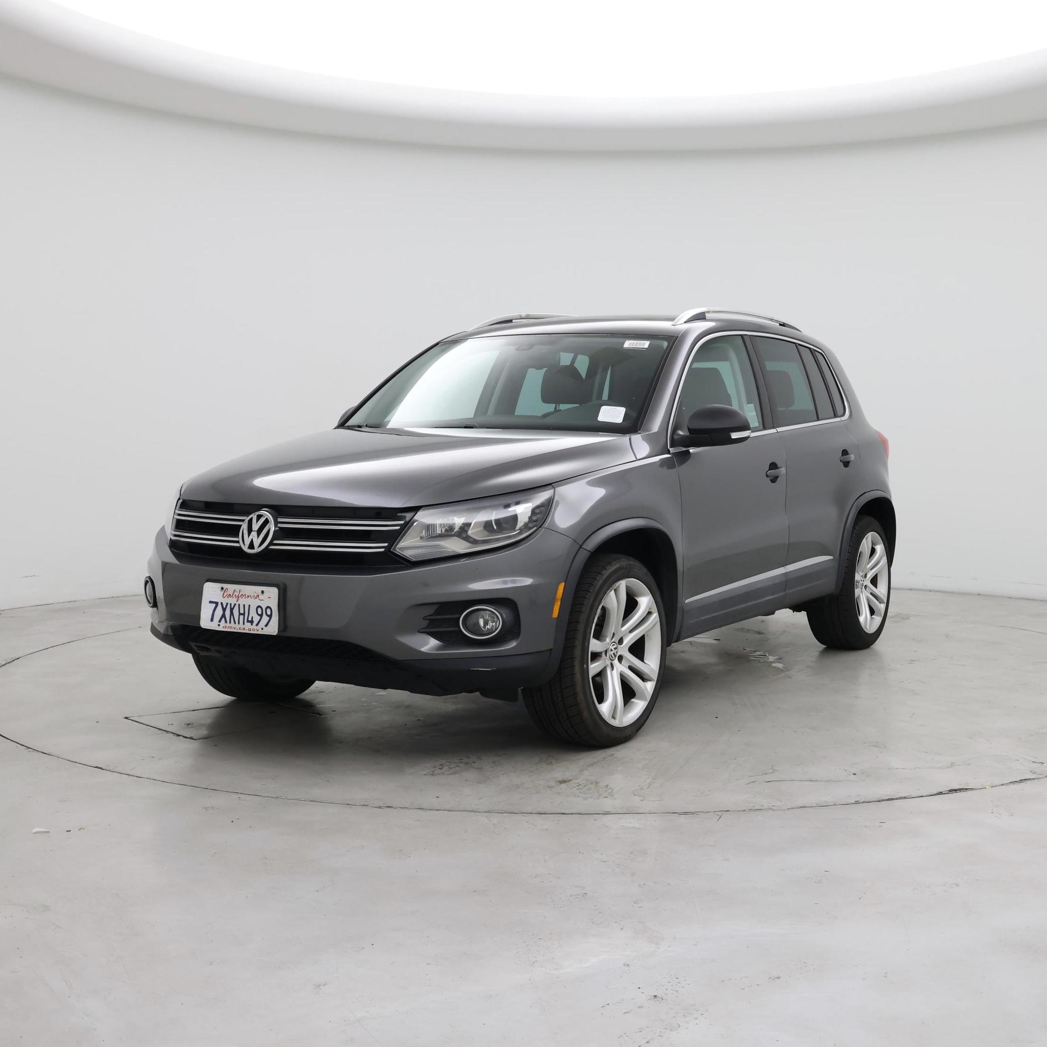 Thumbnail: 2016 Volkswagen Tiguan - 4