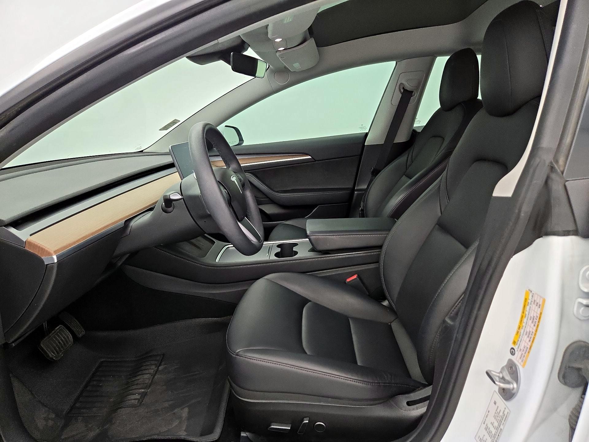 Thumbnail: 2022 Tesla Model 3 - 11
