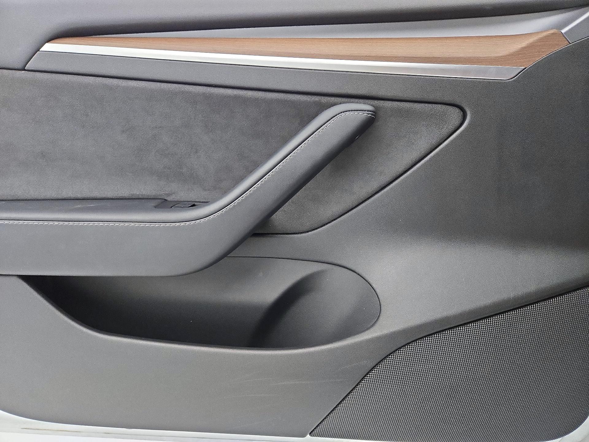 Thumbnail: 2022 Tesla Model 3 - 12