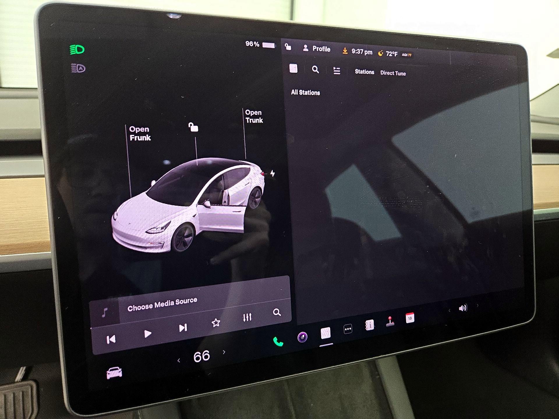 Thumbnail: 2022 Tesla Model 3 - 15