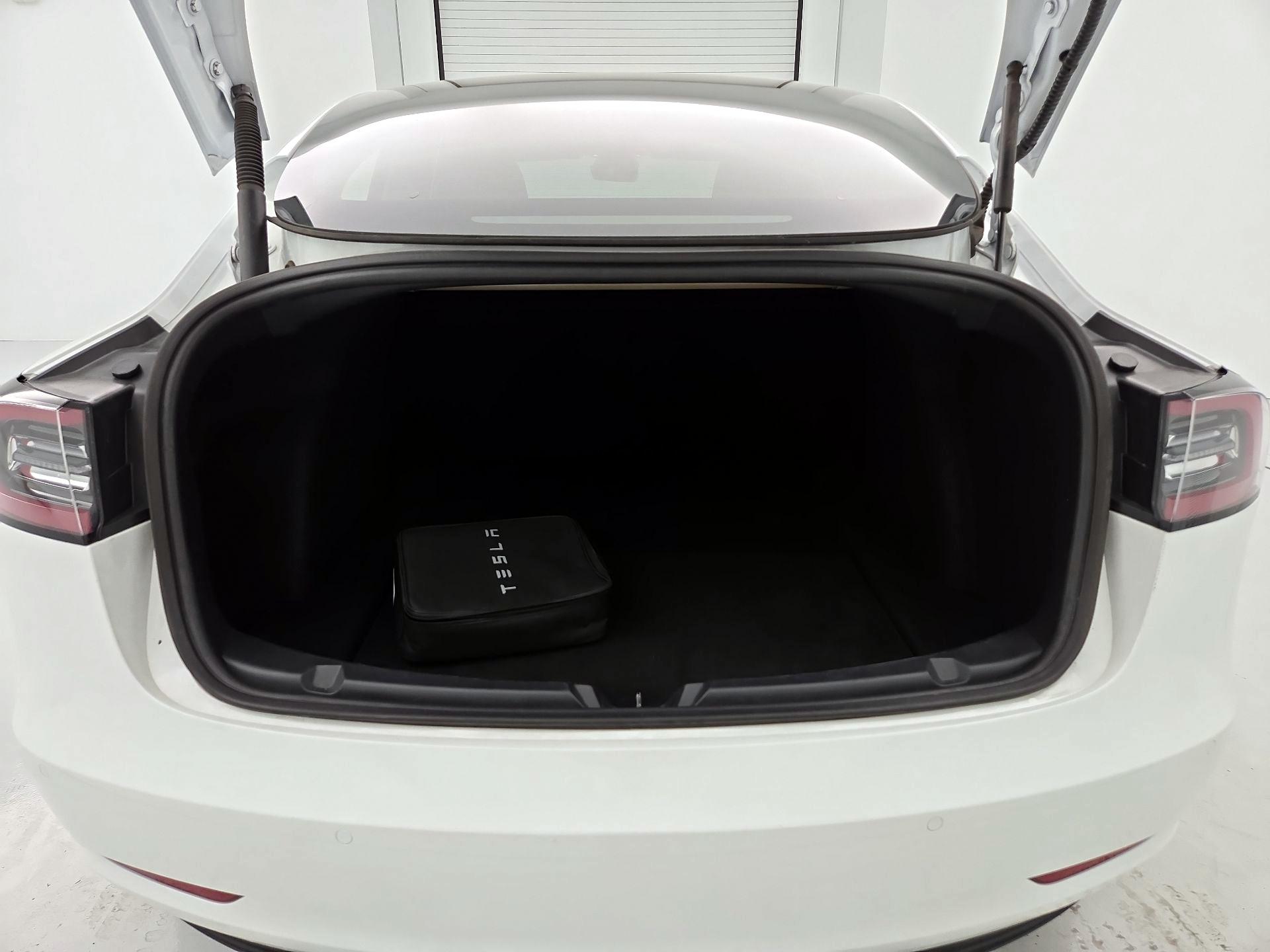 Thumbnail: 2022 Tesla Model 3 - 20