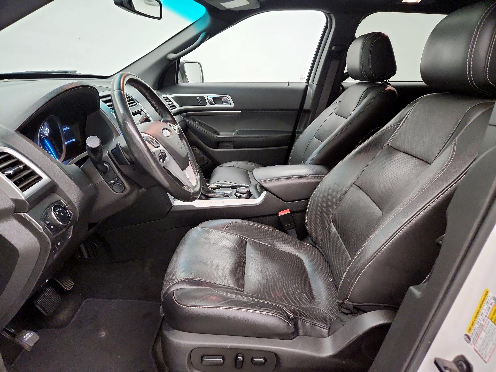 Thumbnail: 2015 Ford Explorer - 11