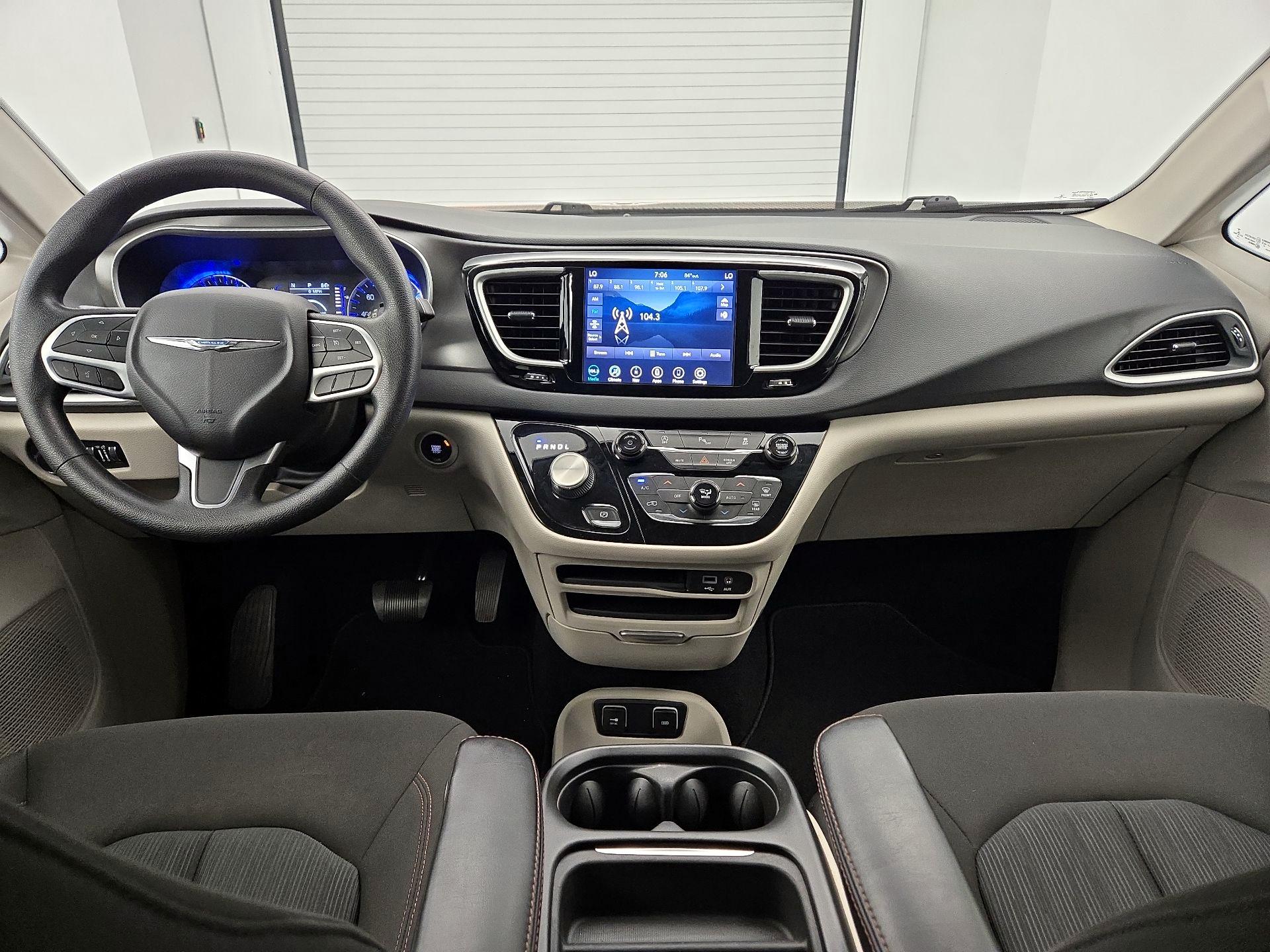 Thumbnail: 2020 Chrysler Pacifica - 9