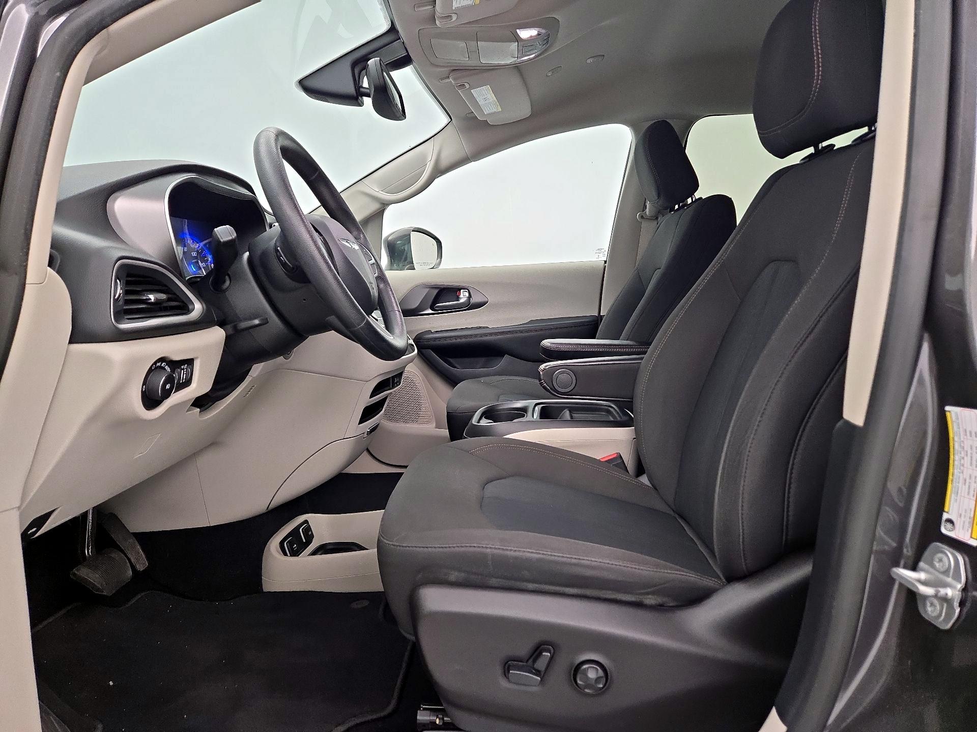 Thumbnail: 2020 Chrysler Pacifica - 11
