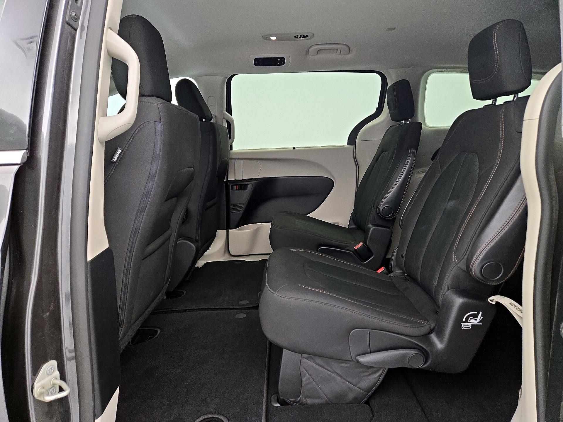 Thumbnail: 2020 Chrysler Pacifica - 20