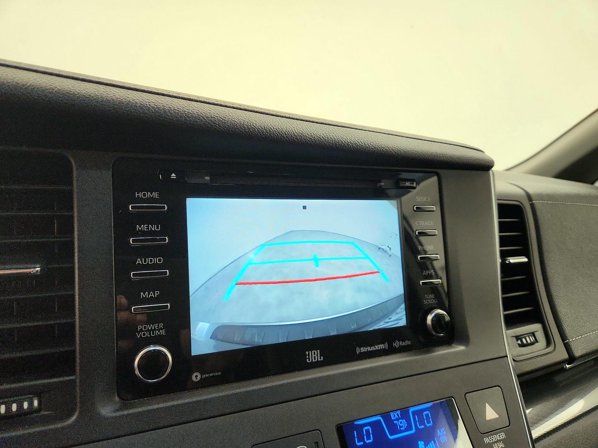 Thumbnail: 2019 Toyota Sienna - 15
