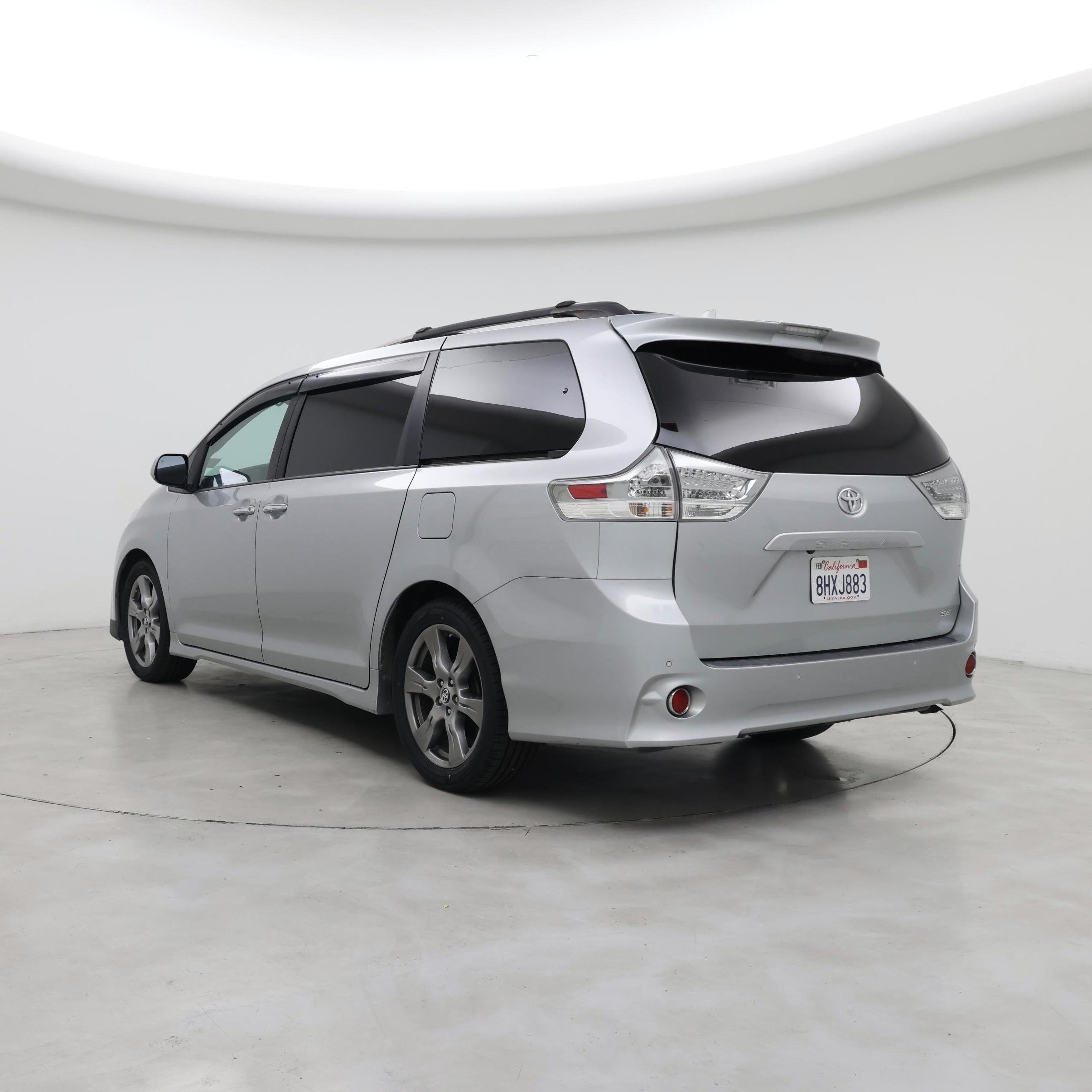 Thumbnail: 2019 Toyota Sienna - 2