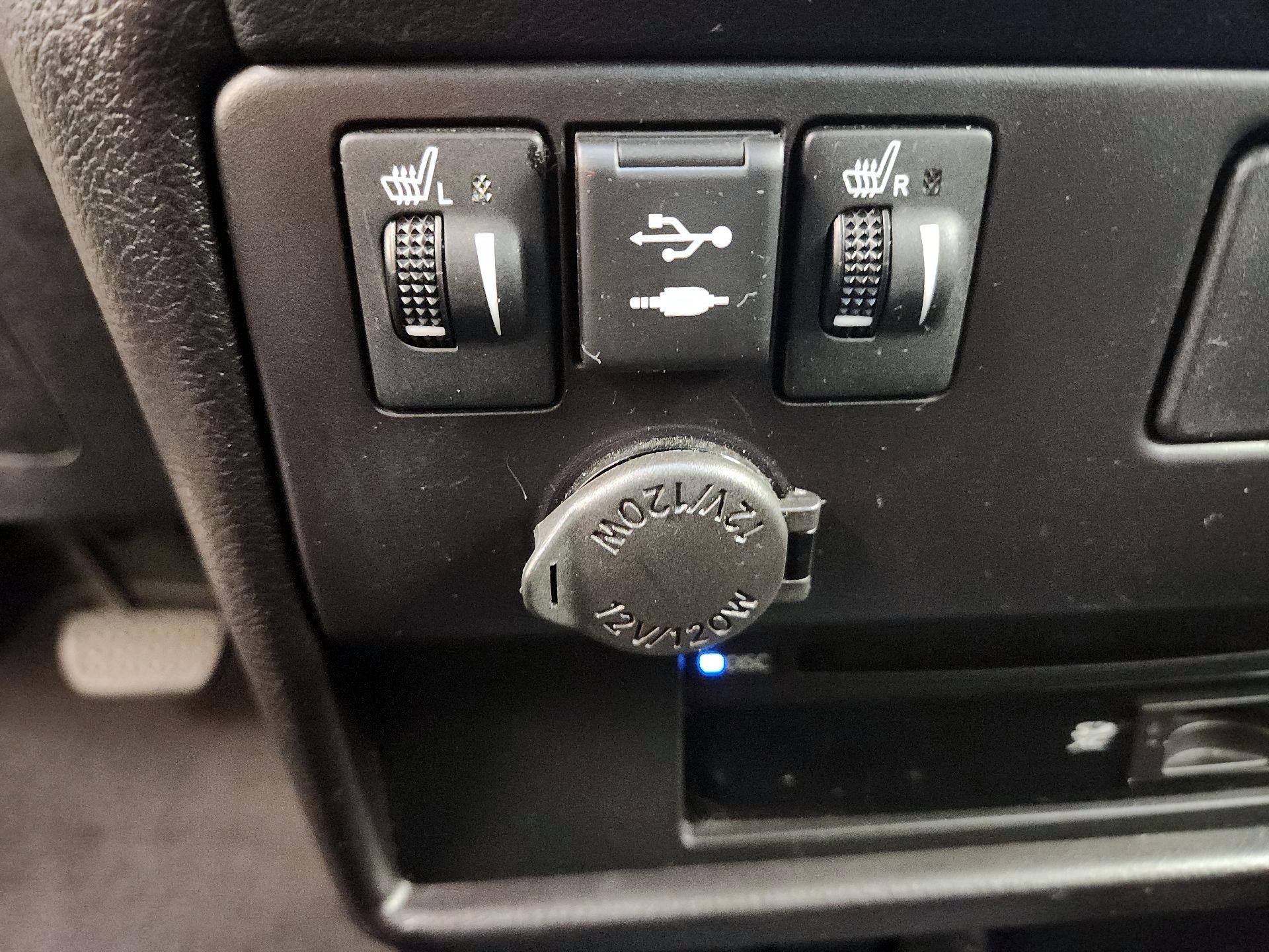 Thumbnail: 2019 Toyota Sienna - 19