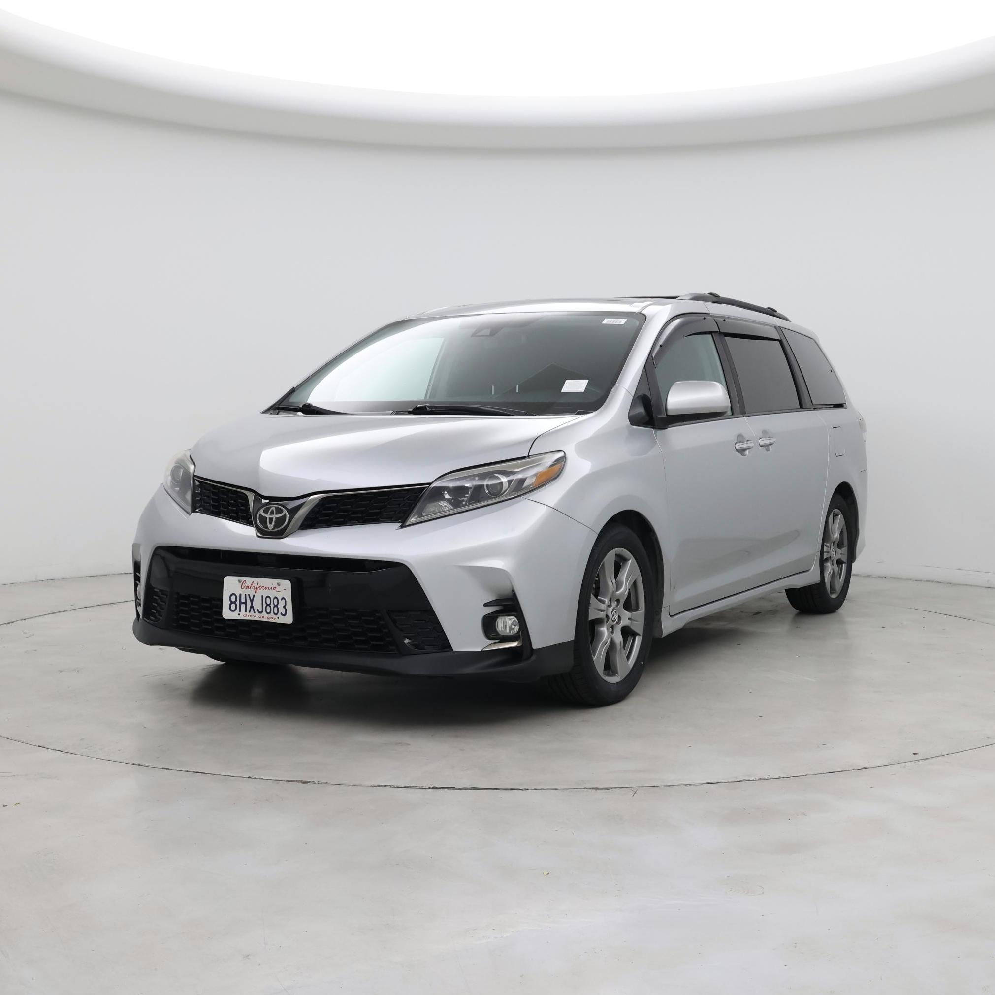 Thumbnail: 2019 Toyota Sienna - 4