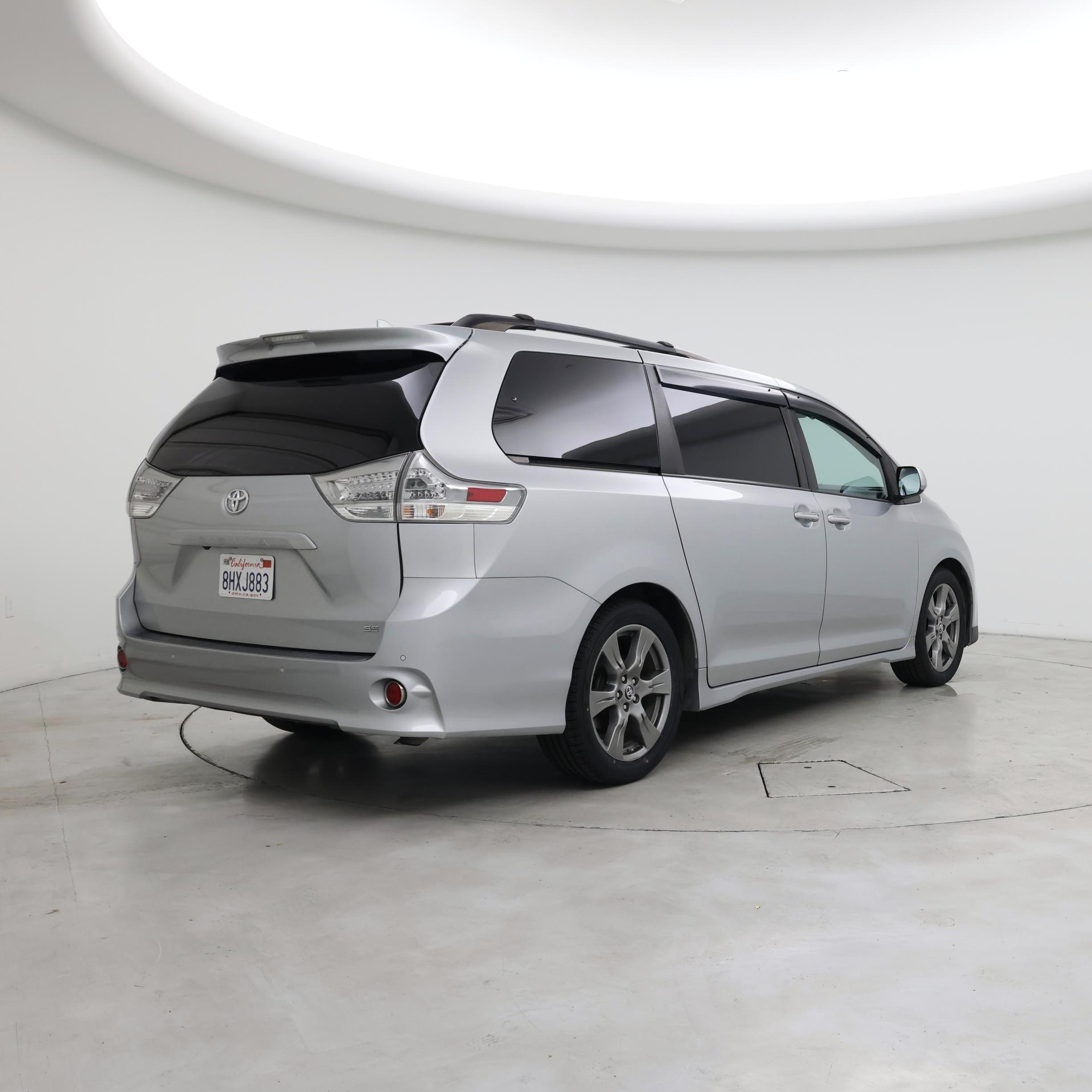 Thumbnail: 2019 Toyota Sienna - 8