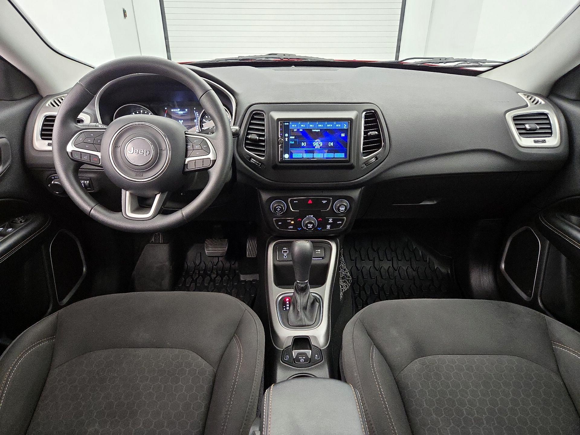 Thumbnail: 2020 Jeep Compass - 9
