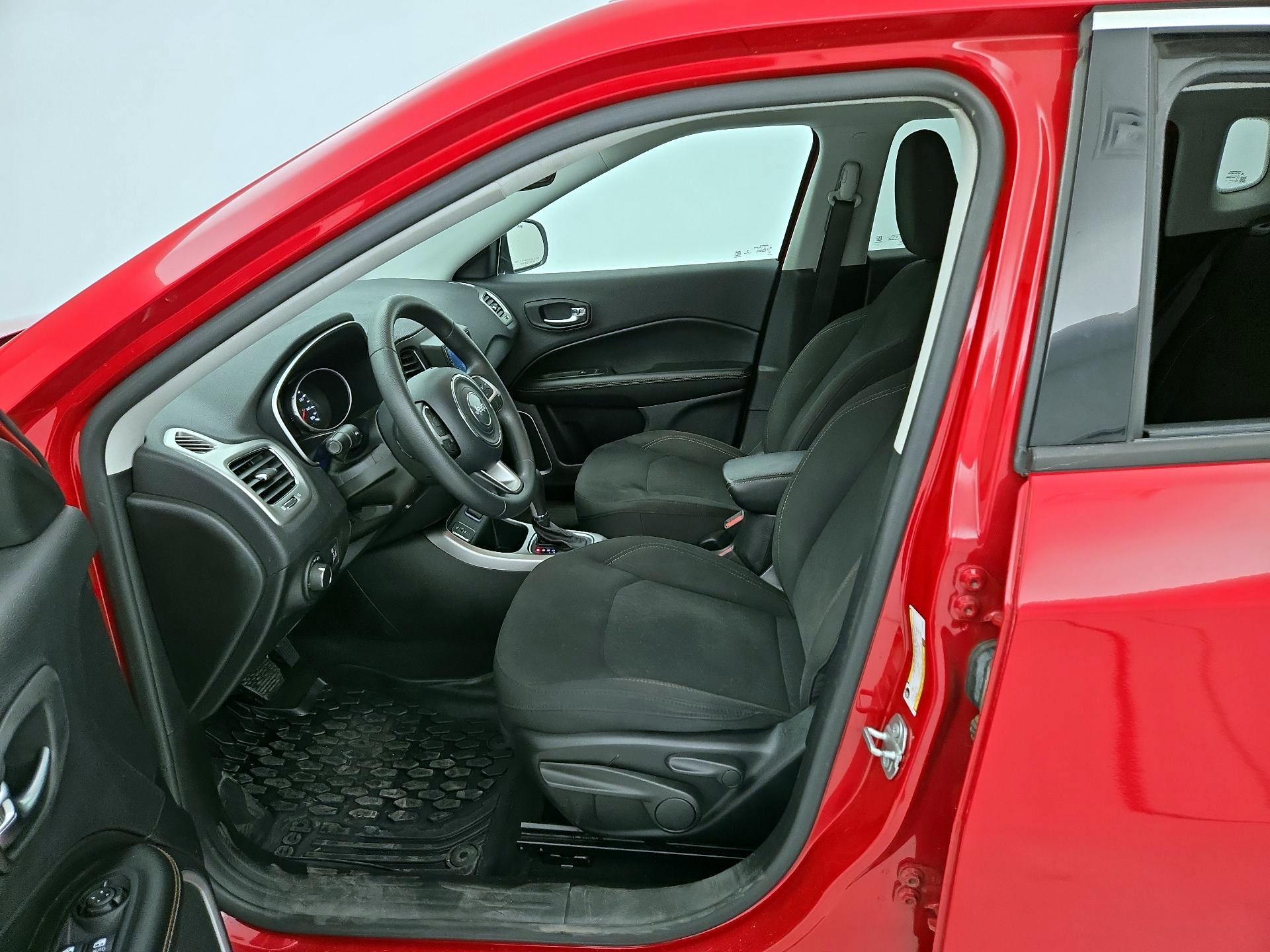 Thumbnail: 2020 Jeep Compass - 11