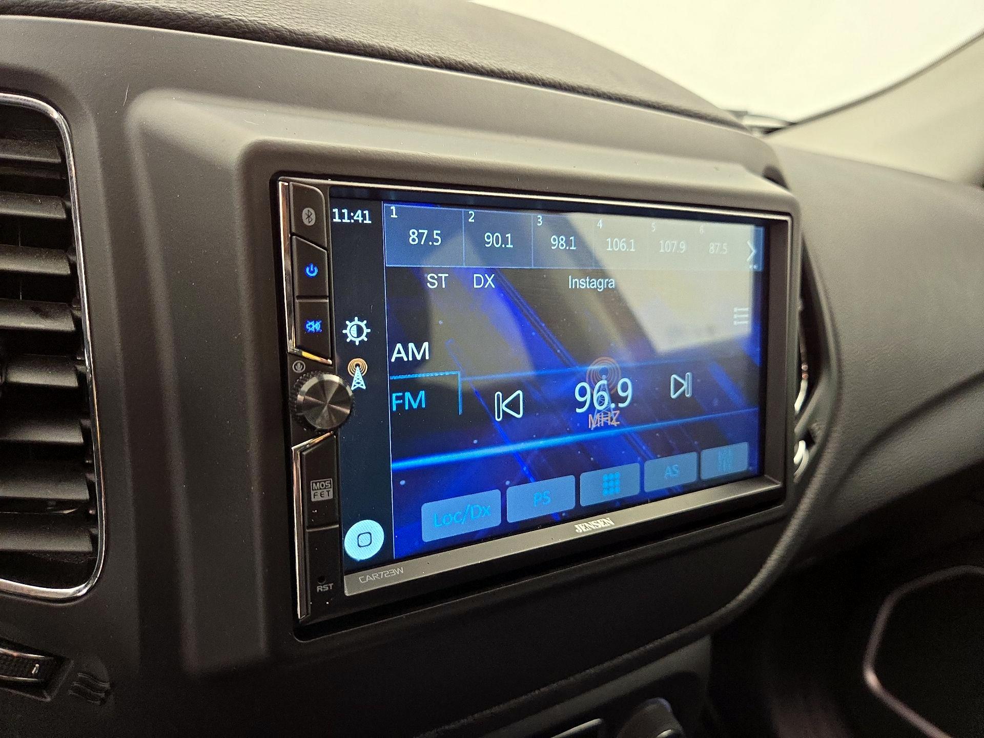 Thumbnail: 2020 Jeep Compass - 15