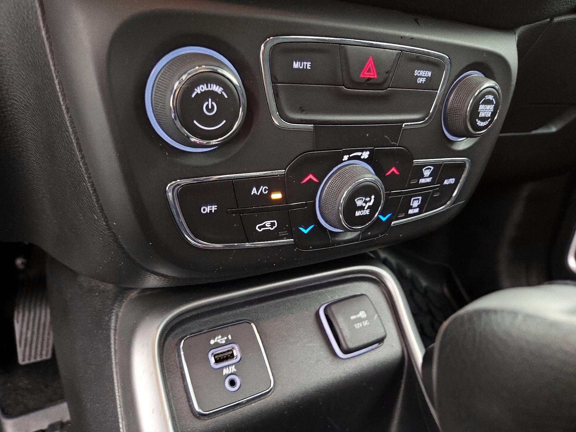 Thumbnail: 2020 Jeep Compass - 16