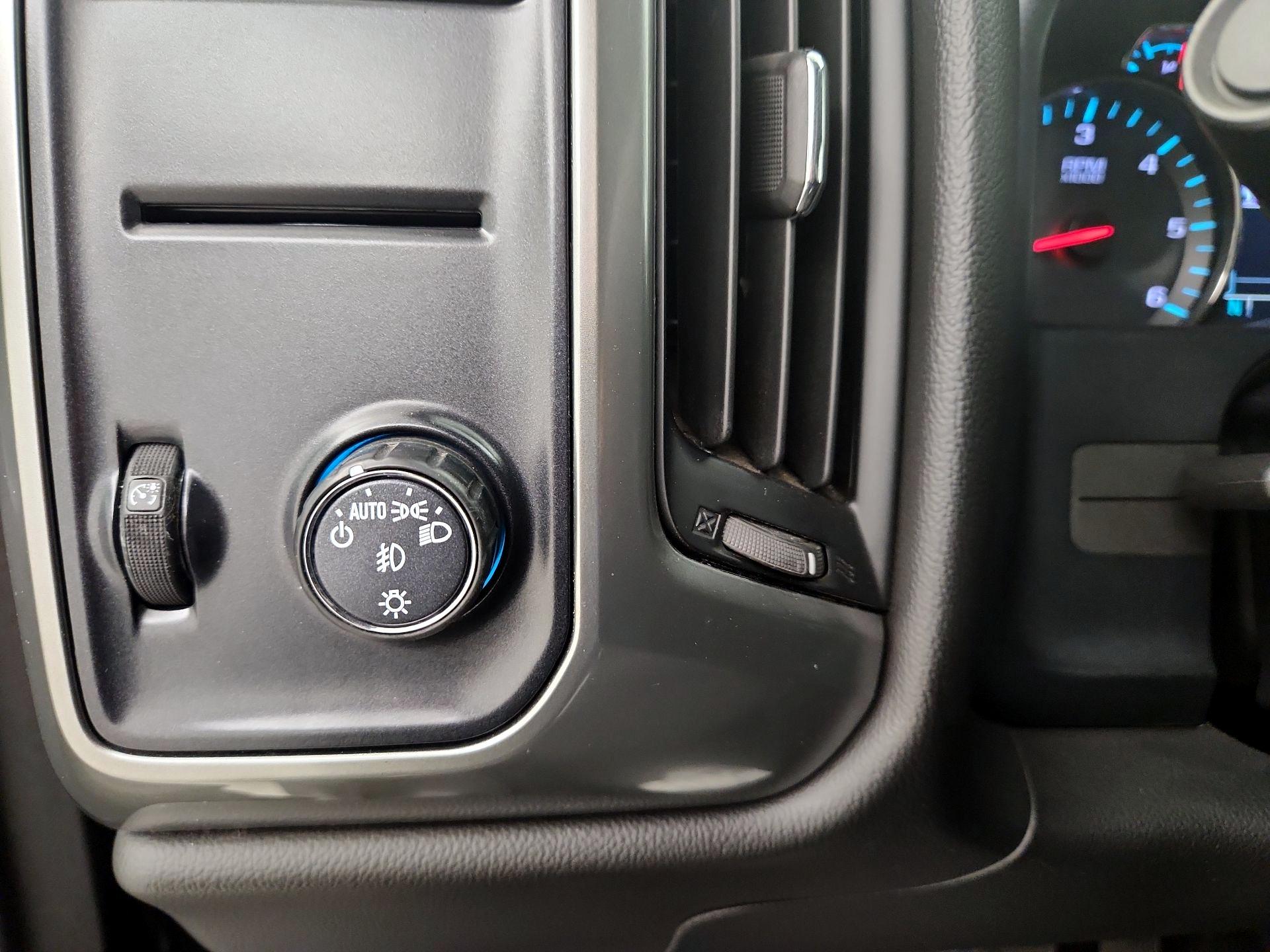 Thumbnail: 2018 Chevrolet Silverado 1500 - 13