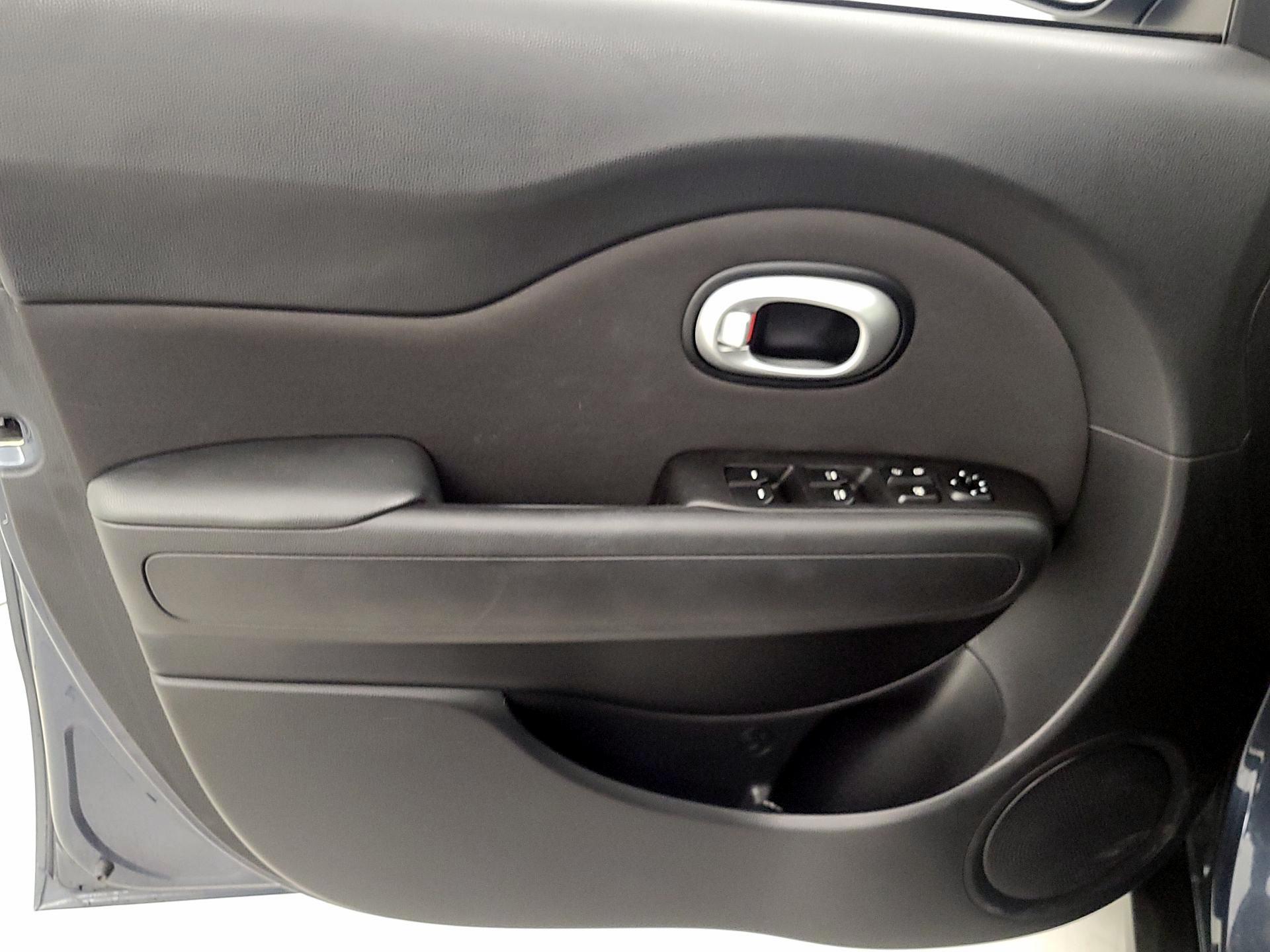 Thumbnail: 2016 Kia Soul - 12