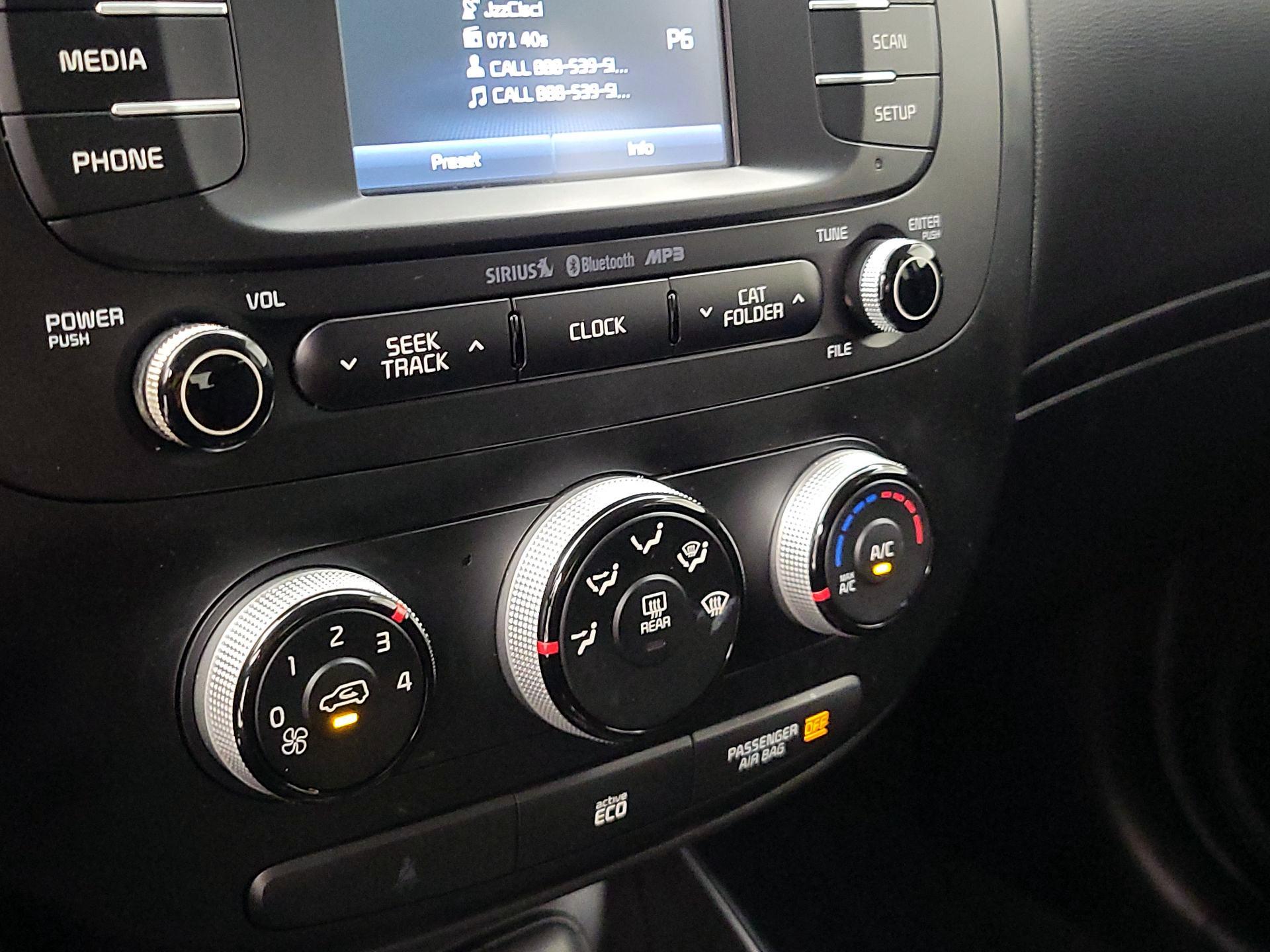 Thumbnail: 2016 Kia Soul - 16