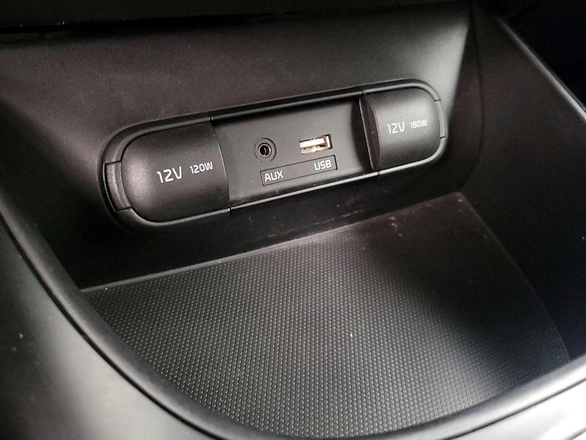 Thumbnail: 2016 Kia Soul - 18
