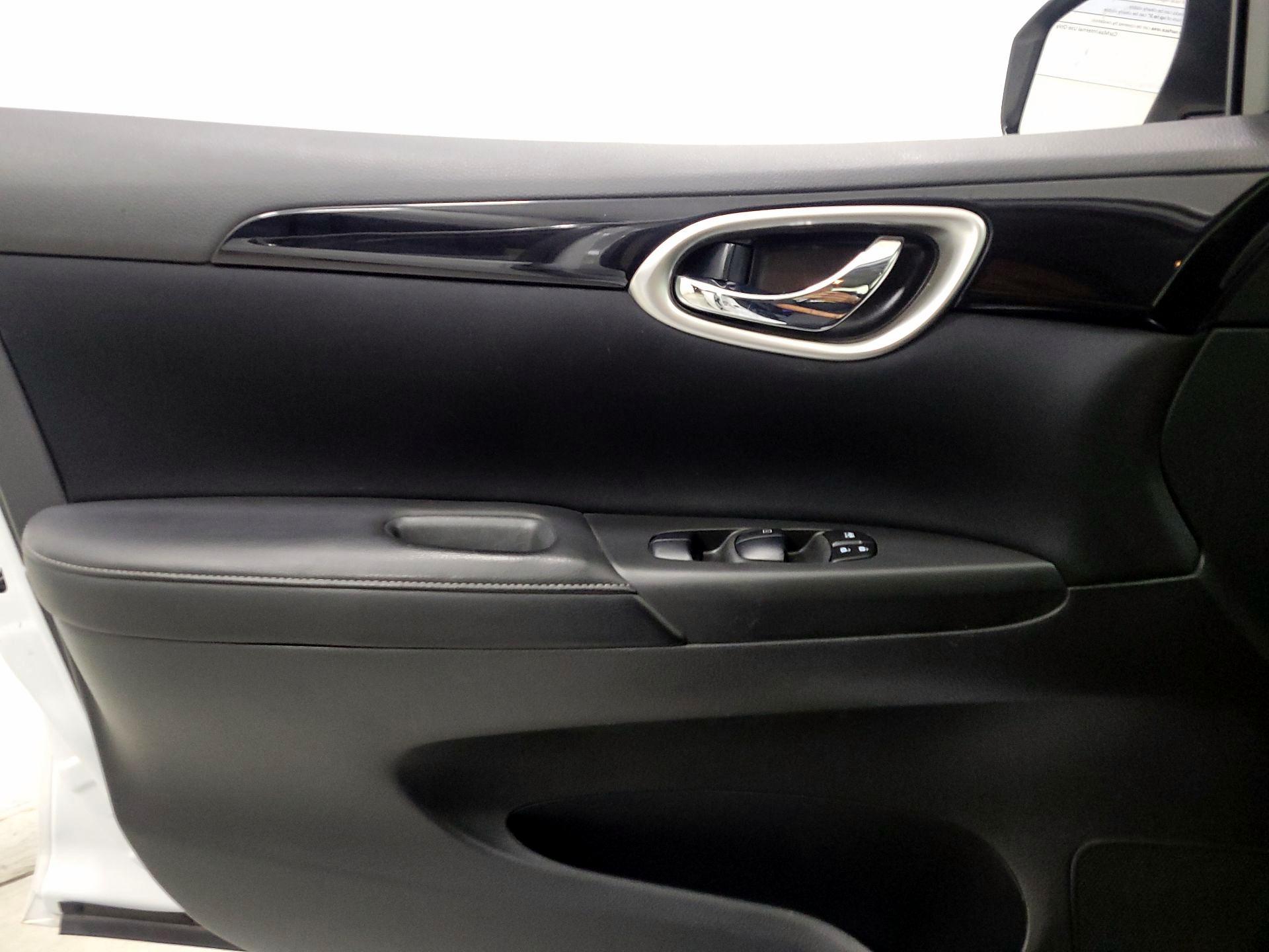Thumbnail: 2017 Nissan Sentra - 12