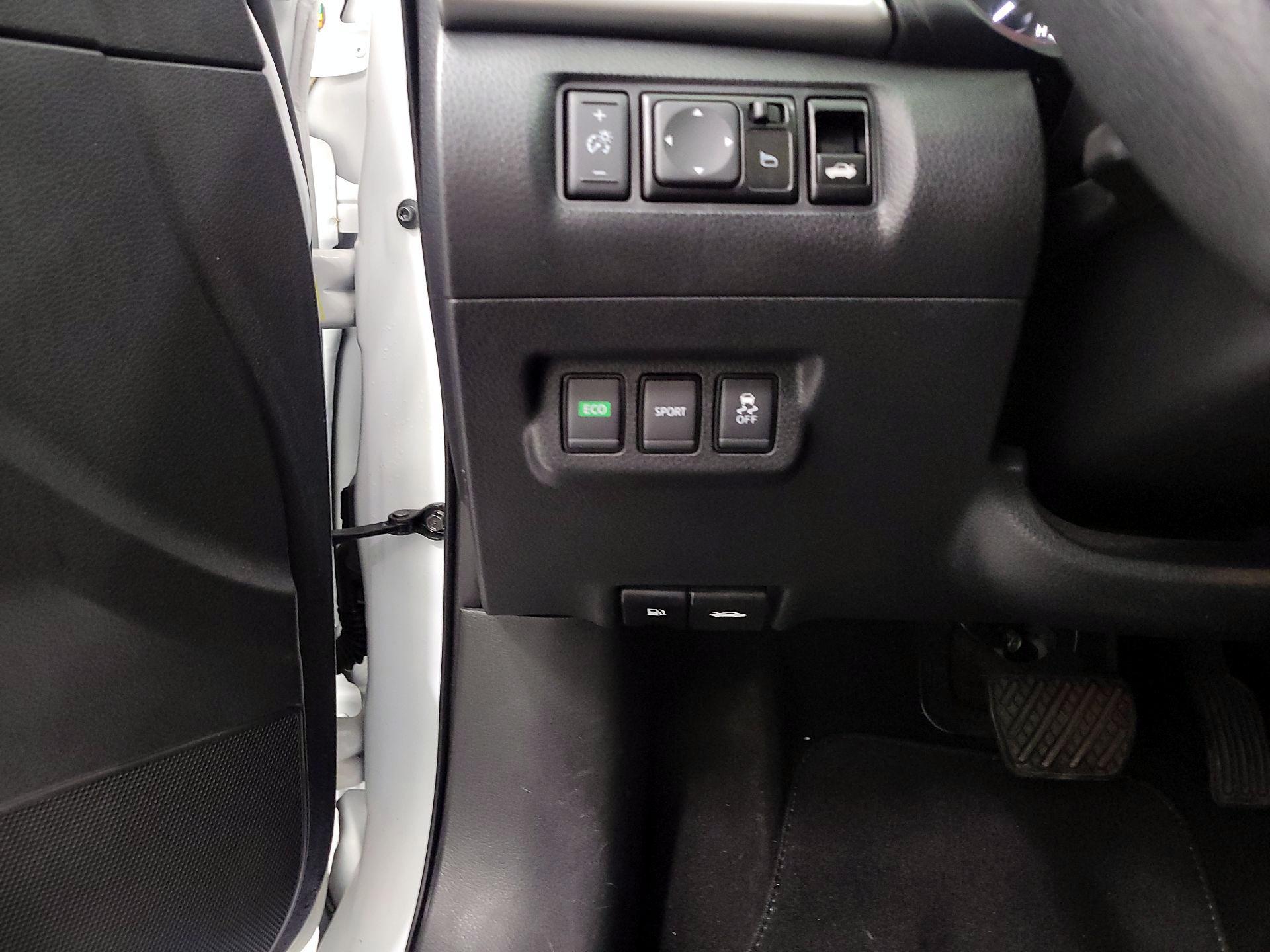 Thumbnail: 2017 Nissan Sentra - 13