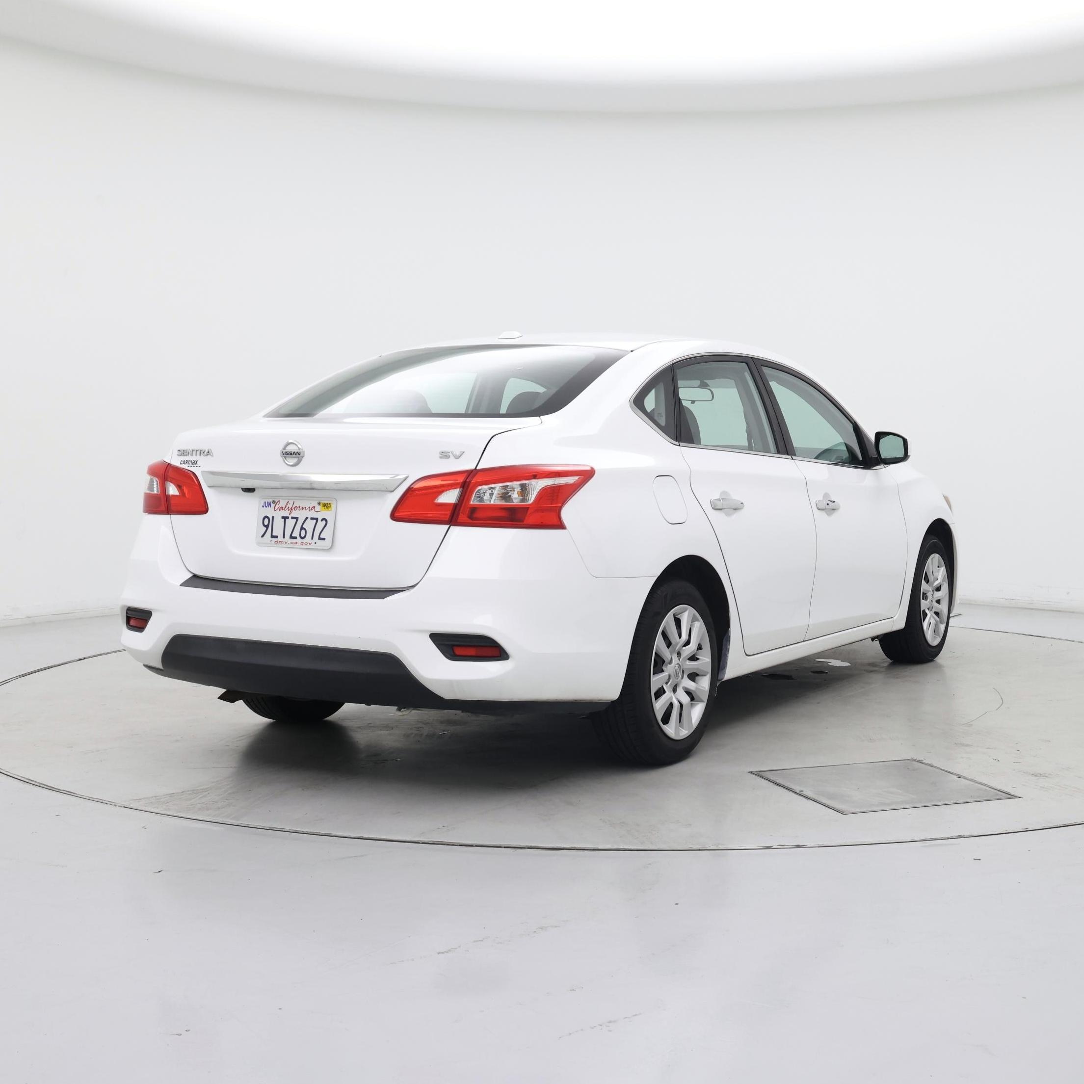 Thumbnail: 2017 Nissan Sentra - 8