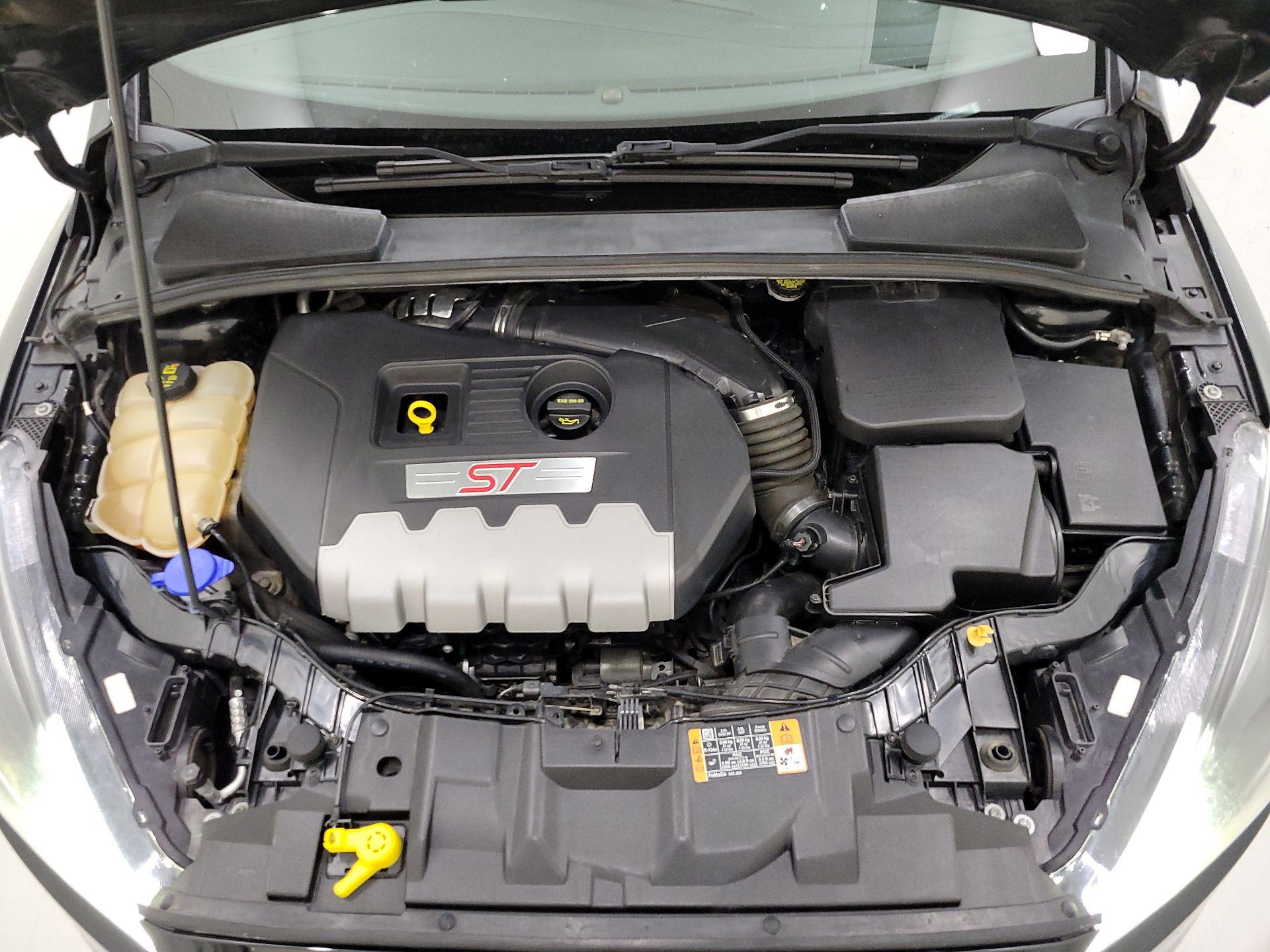 Thumbnail: 2015 Ford Focus - 20