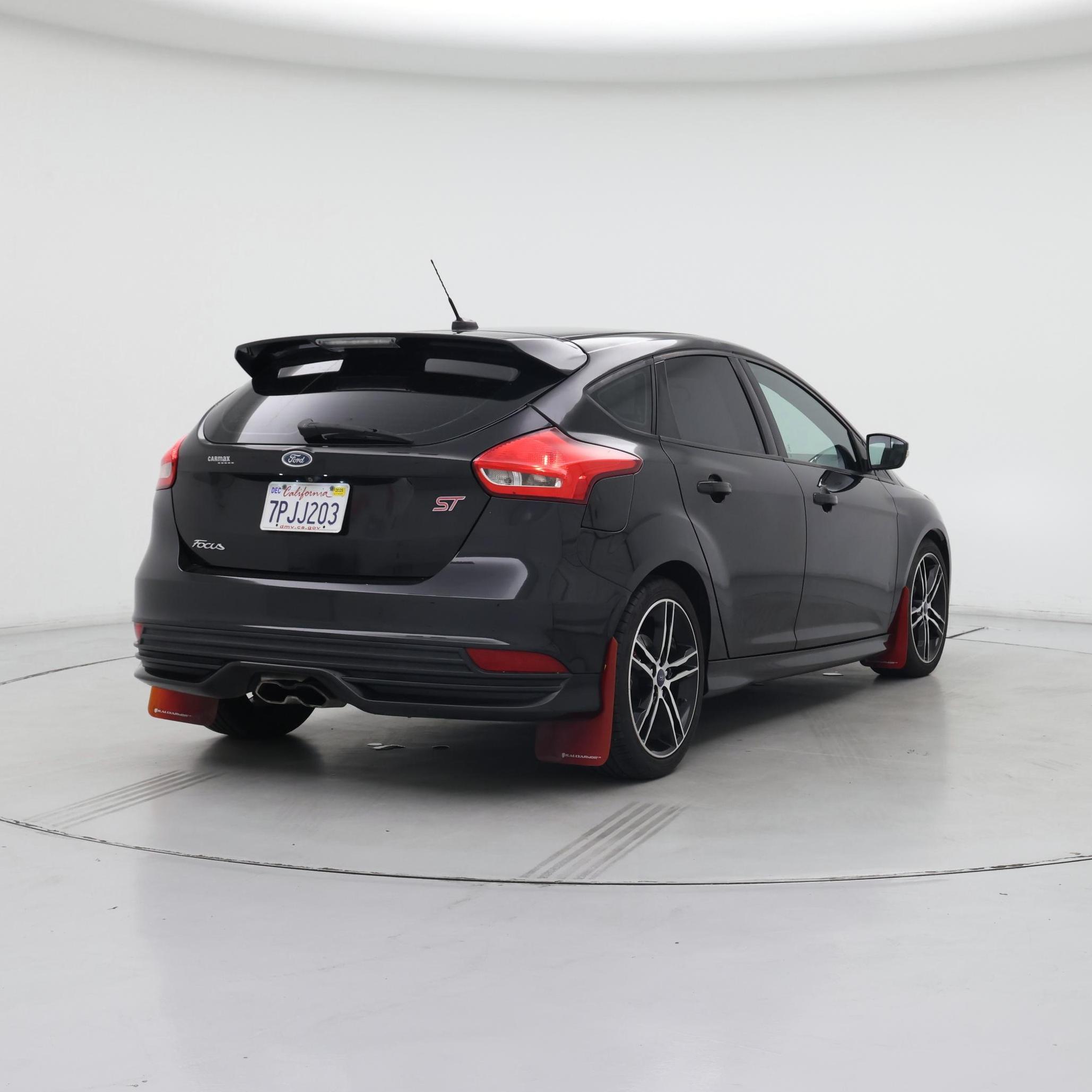 Thumbnail: 2015 Ford Focus - 8