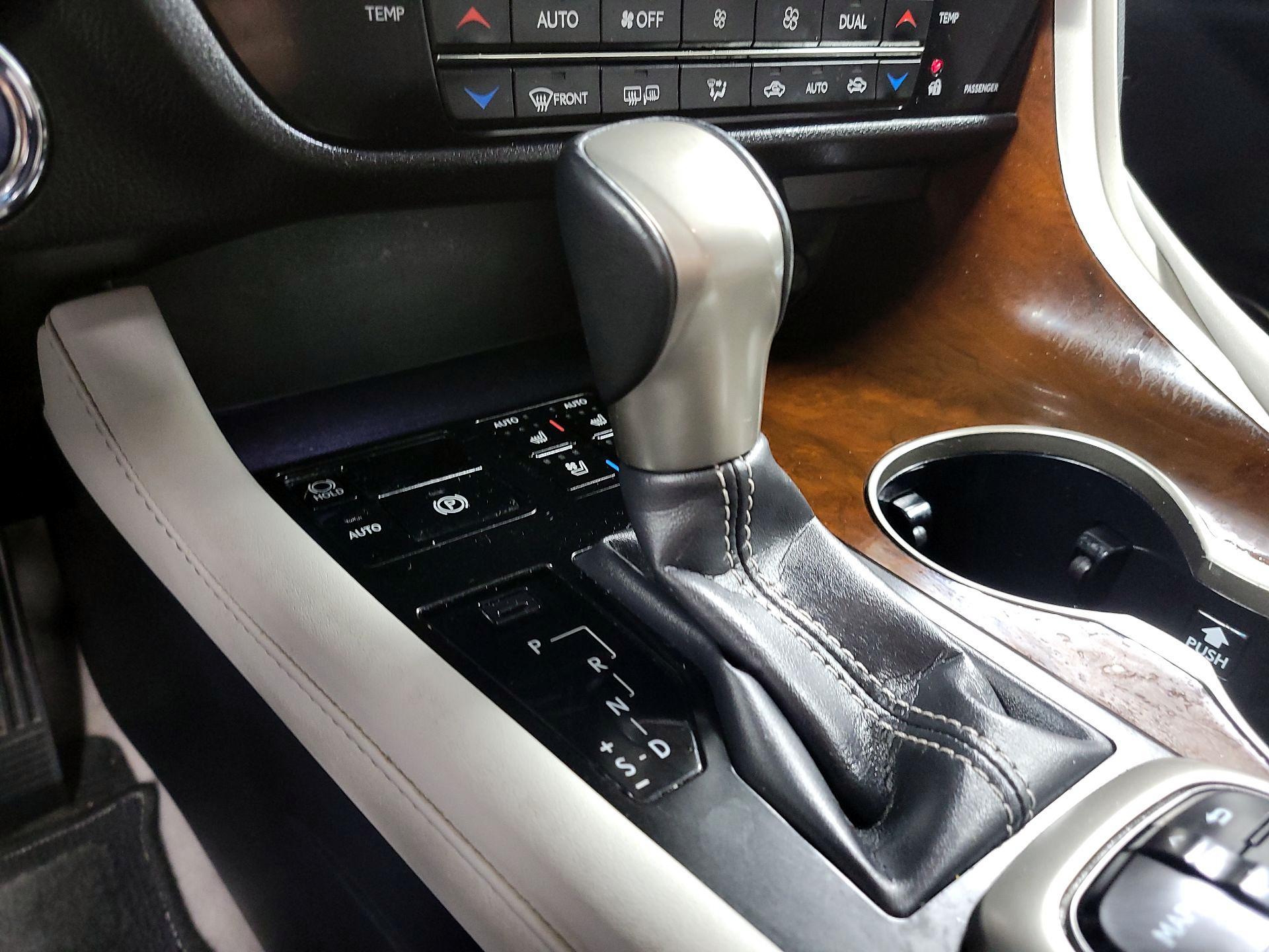 Thumbnail: 2019 Lexus RX - 17